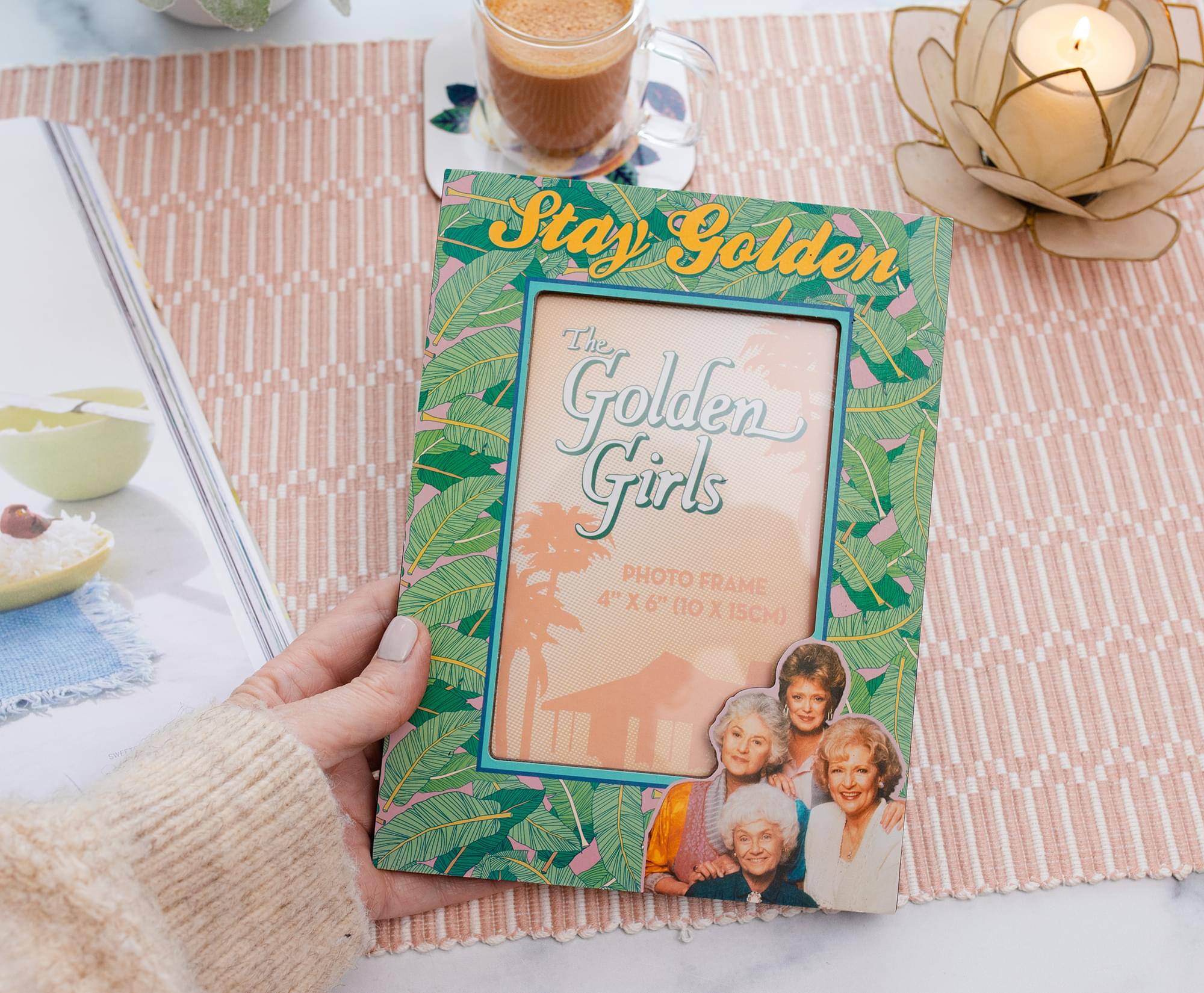 Stay Golden  
The Golden Girls  
PHOTO FRAME  
4" X 6" (10 X 15CM)