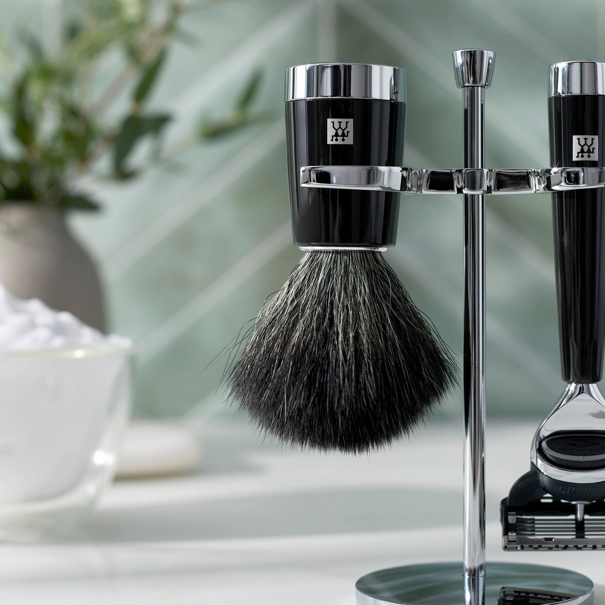 Alt View 3. ZWILLING - ZWILLING Beauty Classic 2-pc Shaving Set with Razor - Black.