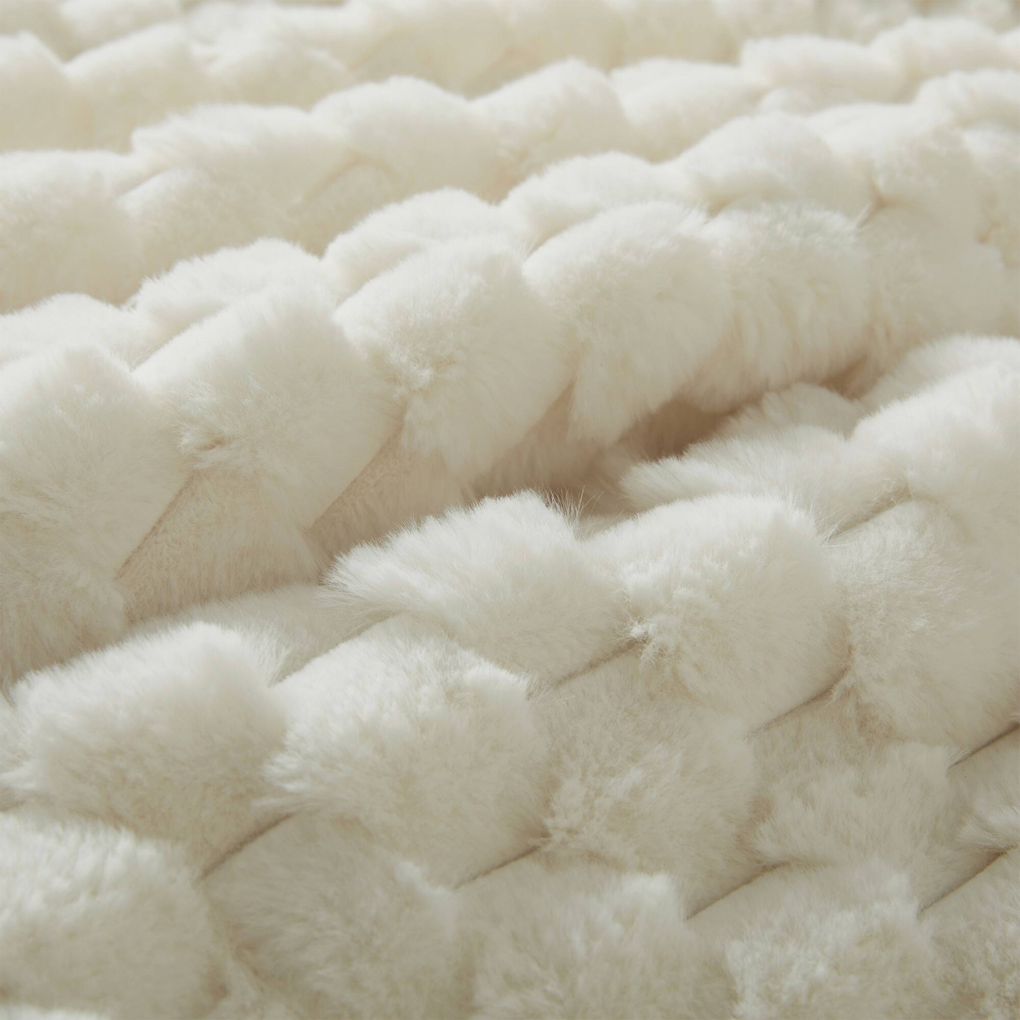 Back. Peace Nest - Peace Nest Faux Rabbit Fur Comforter Set, Ultra Soft Down Alternative Bedding Set, Cream, King - Cream.