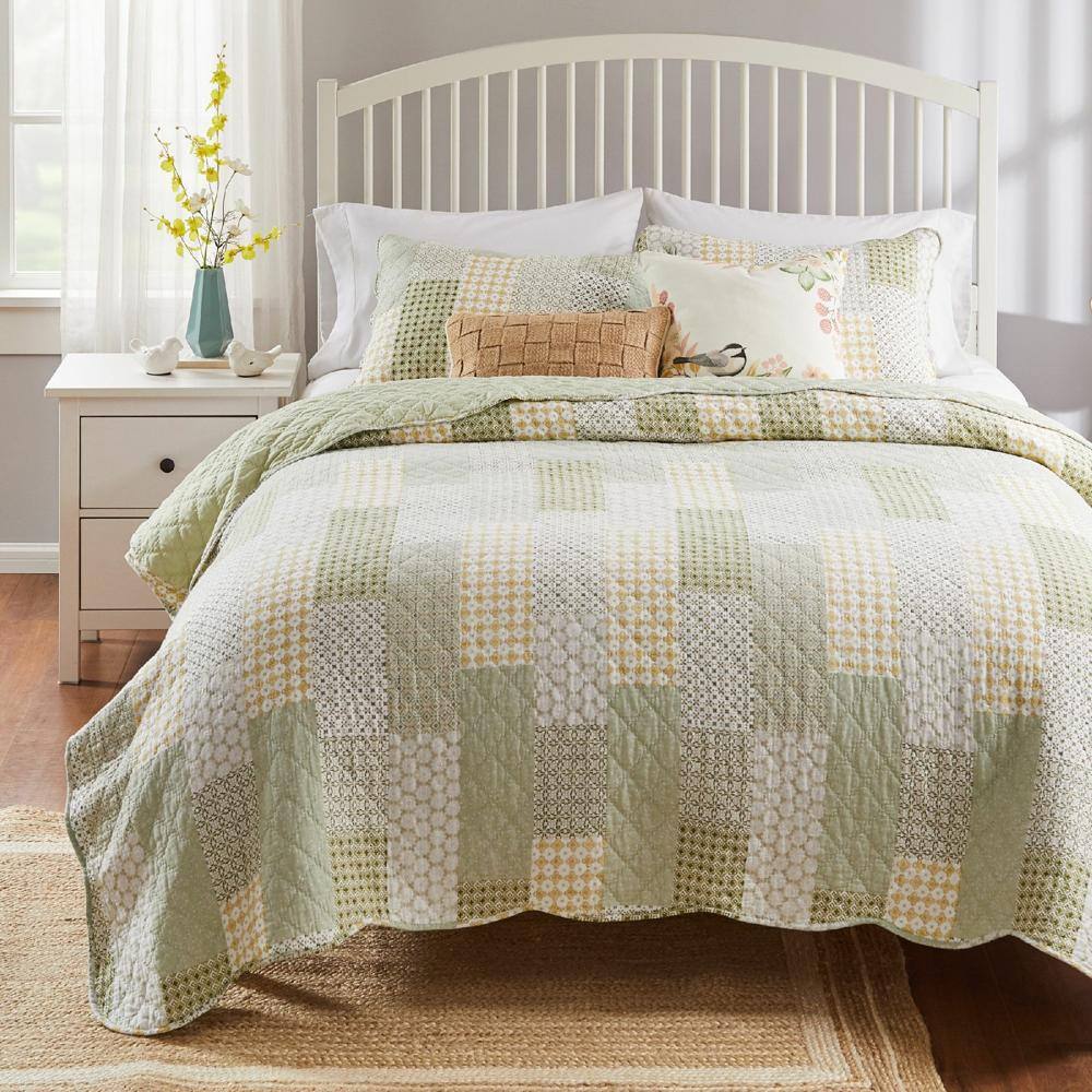 Alt View 3. Barefoot Bungalow - Greenland Home Fashions Juniper Geometric Patterns and Scalloped Borders Comfort Quilt Set 3-Piece - King 105x95", Sage - Sage.