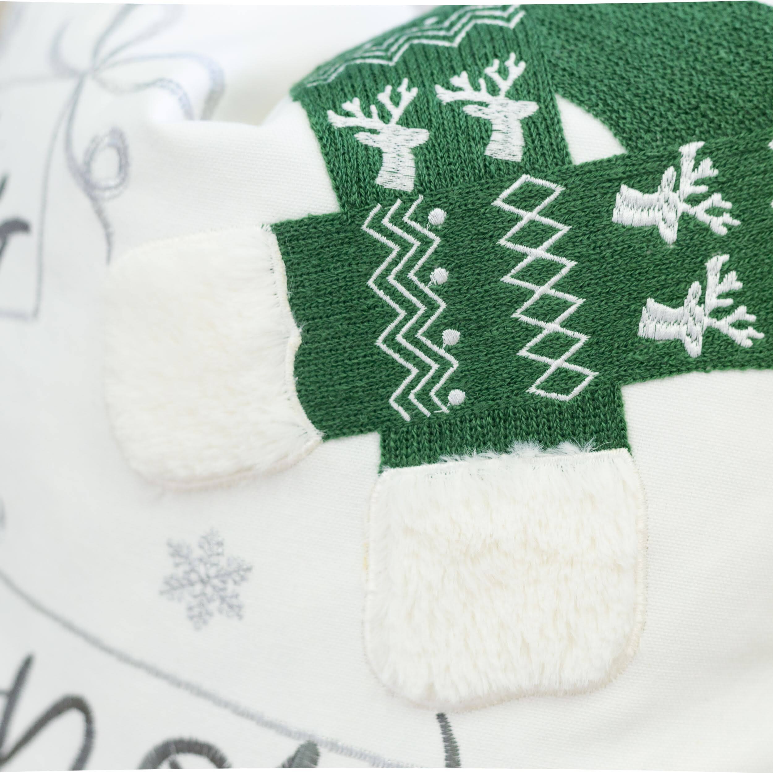 Back. LuXeo - Holiday Christmas Velvet Throw Pillow, Size: 20"x20" - GREEN.