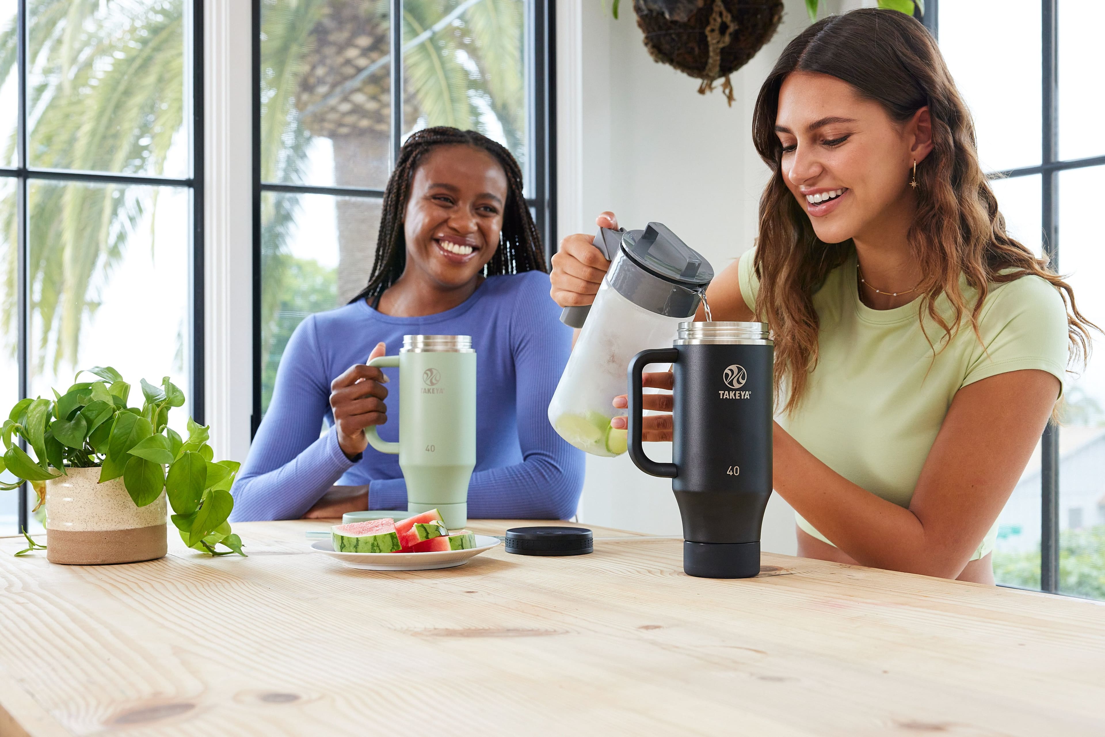 The text on the image is "Naketa 2 Takeya' 40 40."