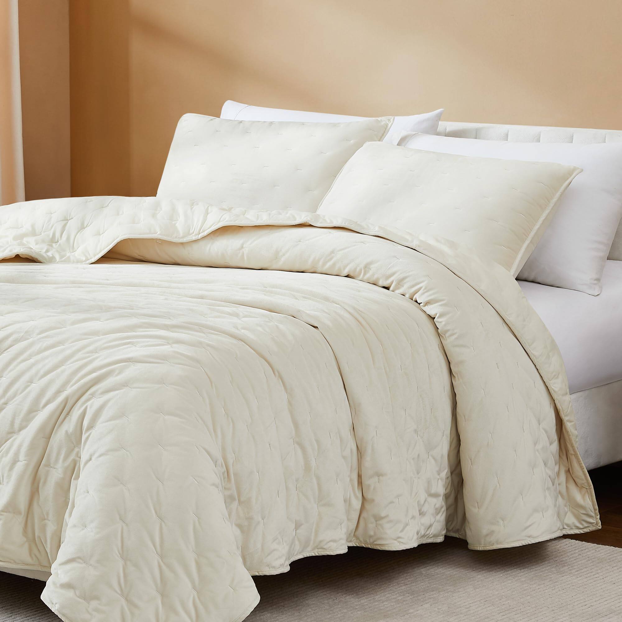 Left. Earthley Blooms - Quilt Set Cozy Bedding With Matching Shams Embroidered Design haven Fullqueen - Haven Cream-Full/Queen.