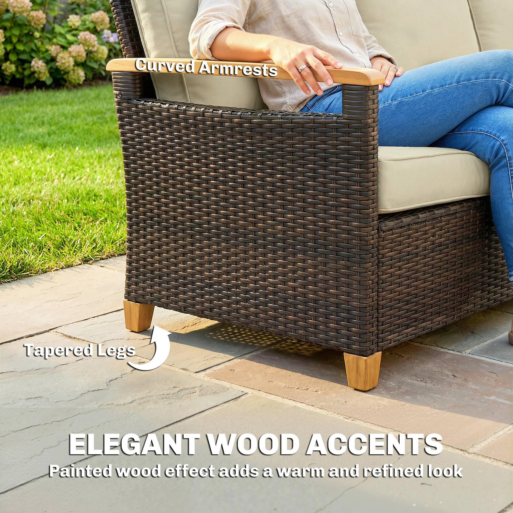 Curved Armrests  
Tapered Legs  
ELEGANT WOOD ACCENTS  
Painted wood effect adds a warm and refined look