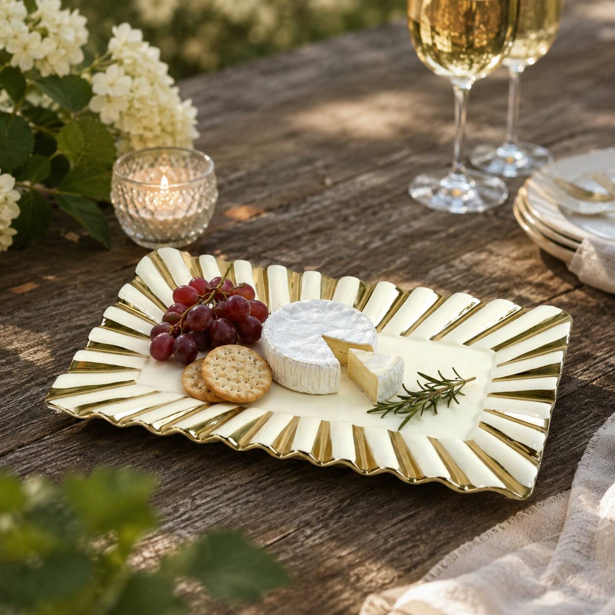 Left. Jiallo - 10" Rectanglar Ceramic Plate with Gold Ray Border - White.