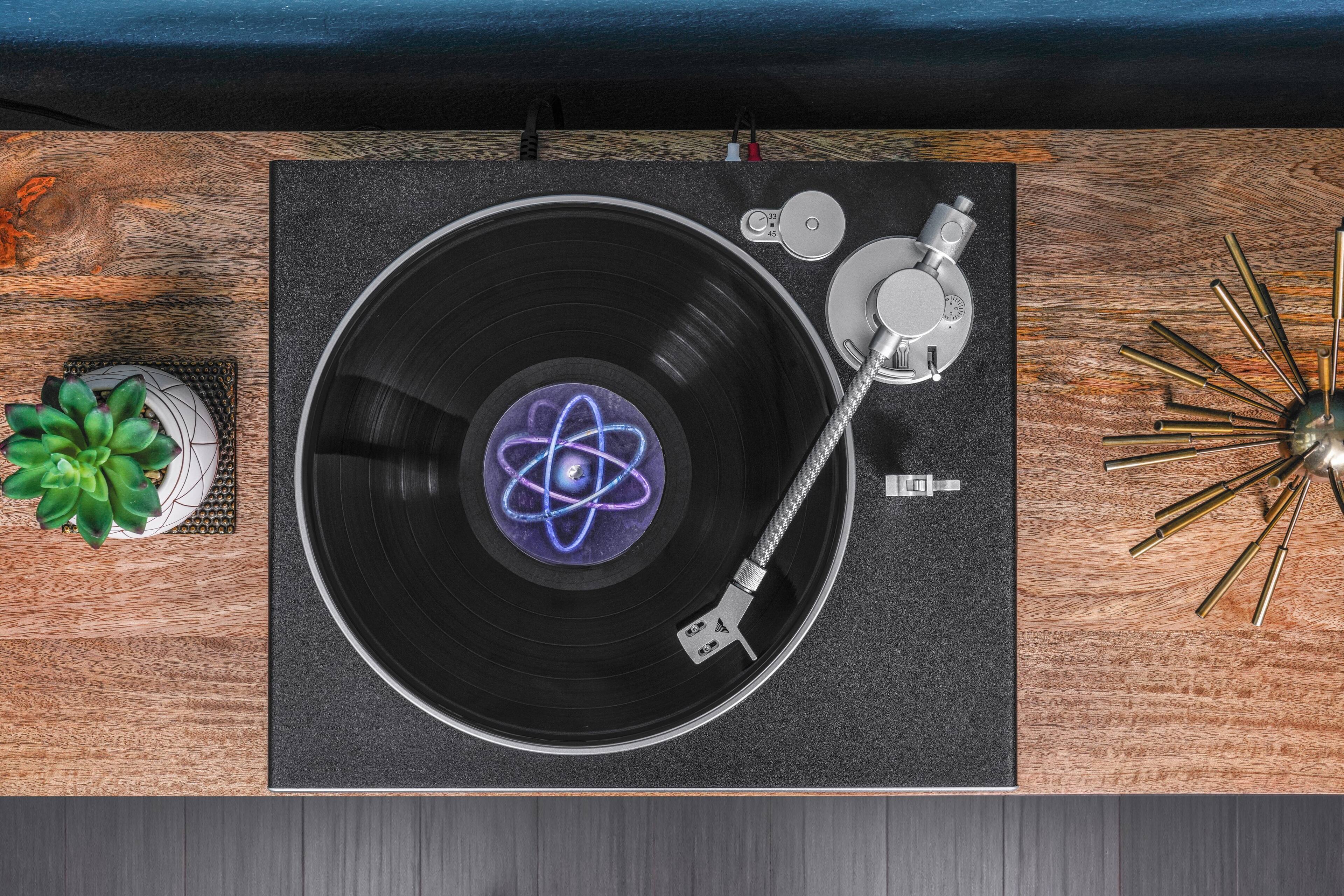 Alt View 17. Victrola - Carbon Hi-Res Turntable - Black/Silver.