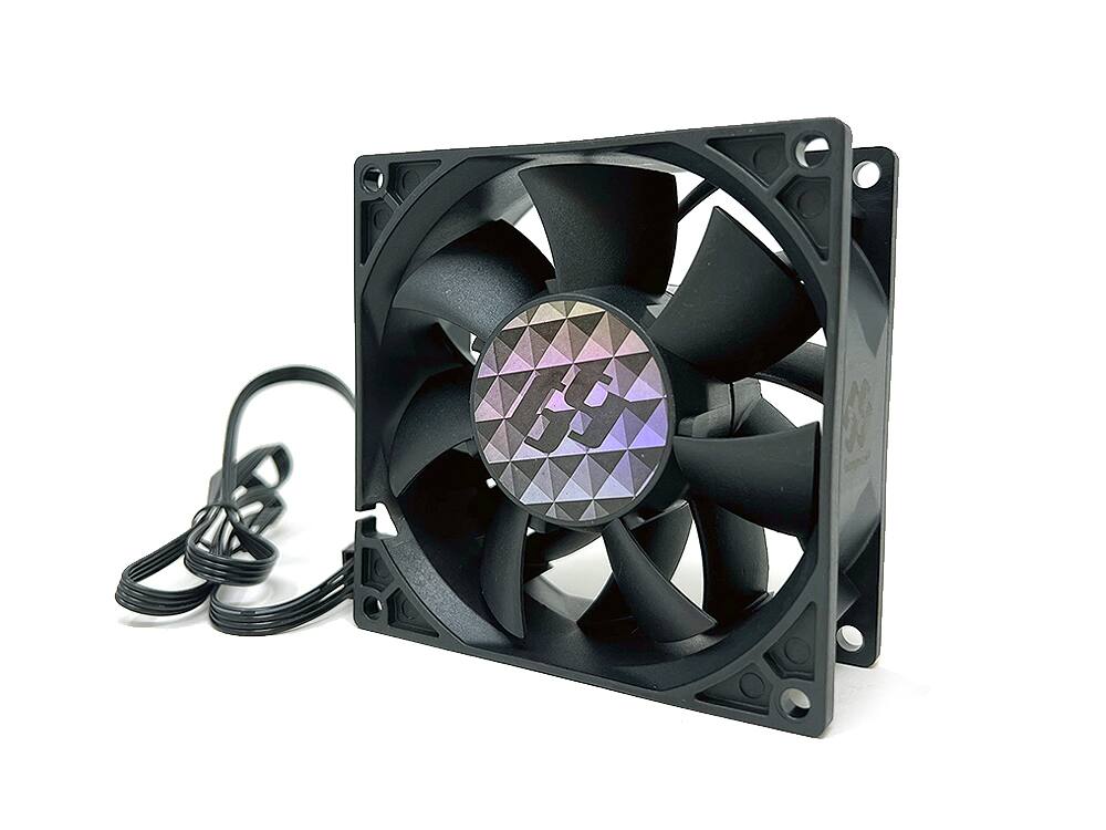 Angle. Bluegears - b-BlasterPWM 90x38 2Ball PWM High Speed Fan ranging 500 to 5000 RPM with 128 CFM. UL, CE, FCC, RoHS, Reach Certified - Black.