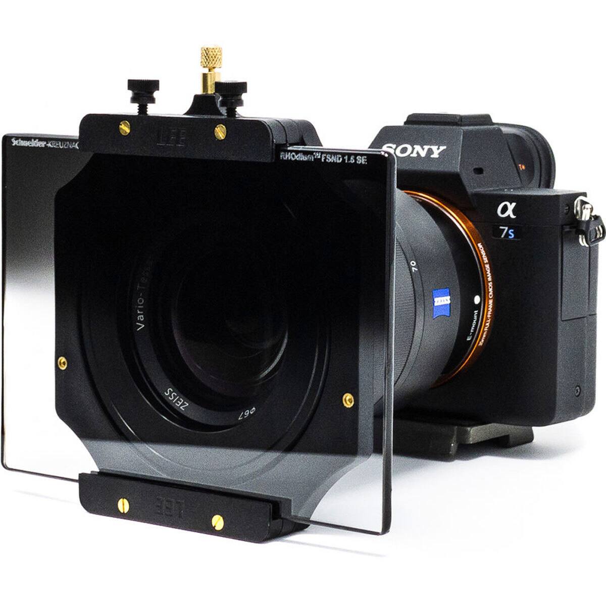 Schneider-KREUZNAC  
RHODIUM FSND 1.5 SE  
SONY  
α 7s  
ZEISS Vario-Tessar T*  
24-70mm  
1:4  
CMOS SENSOR  
ZEISS