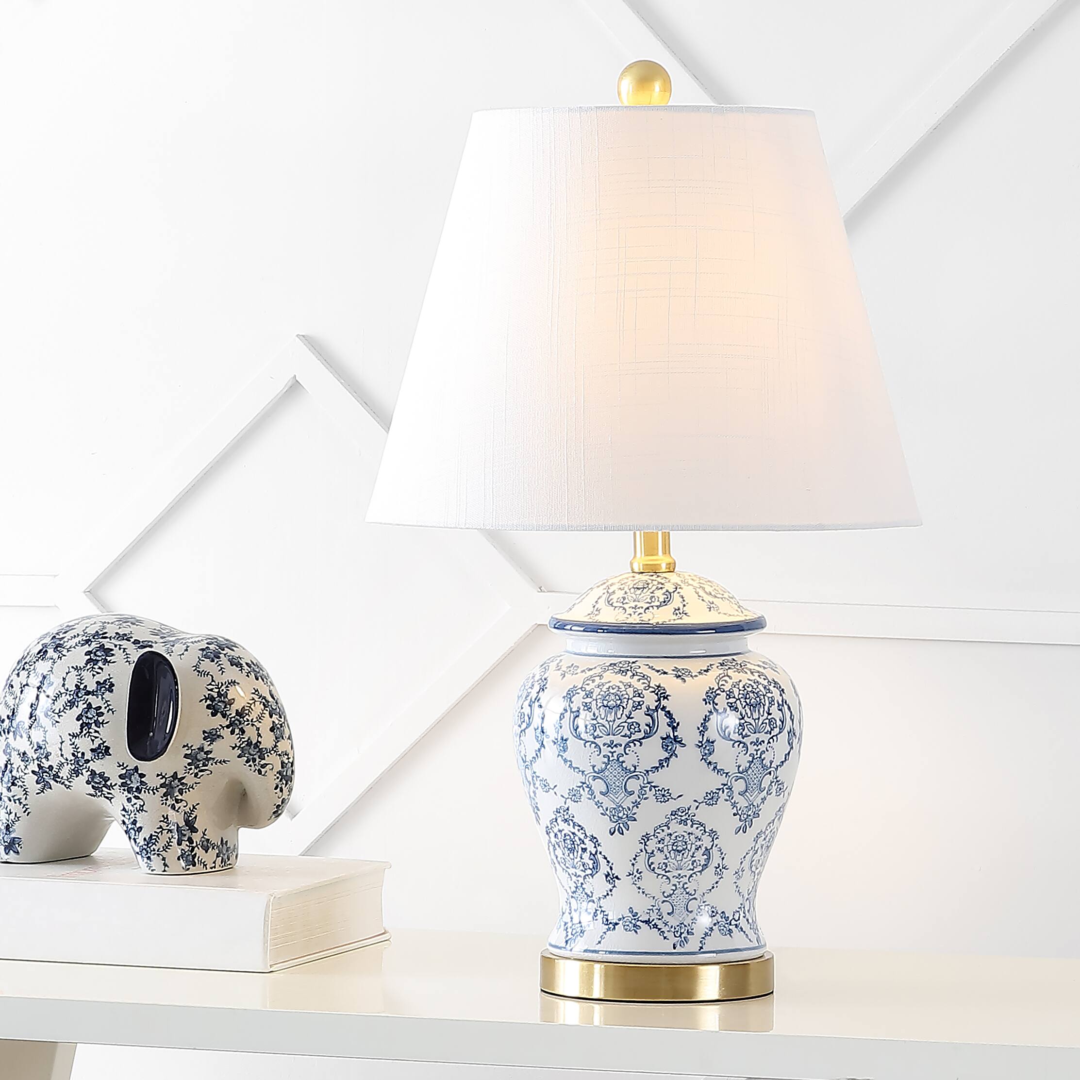 Alt View 1. Jonathan Y - Juliana 22.25" Traditional Classic Chinoiserie Ceramic LED Table Lamp, Blue/White - Blue/White.