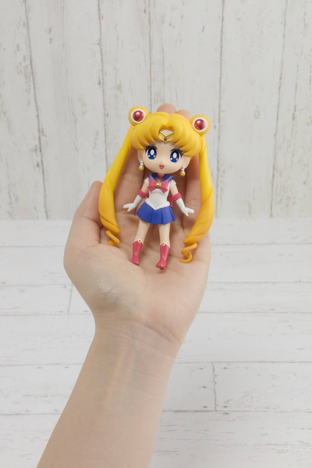 Alt View 4. Bandai - Tamashii Nations - Pretty Guardian Sailor Moon - Figuarts Mini - Sailor Moon   - Collectibles - Multicolor.