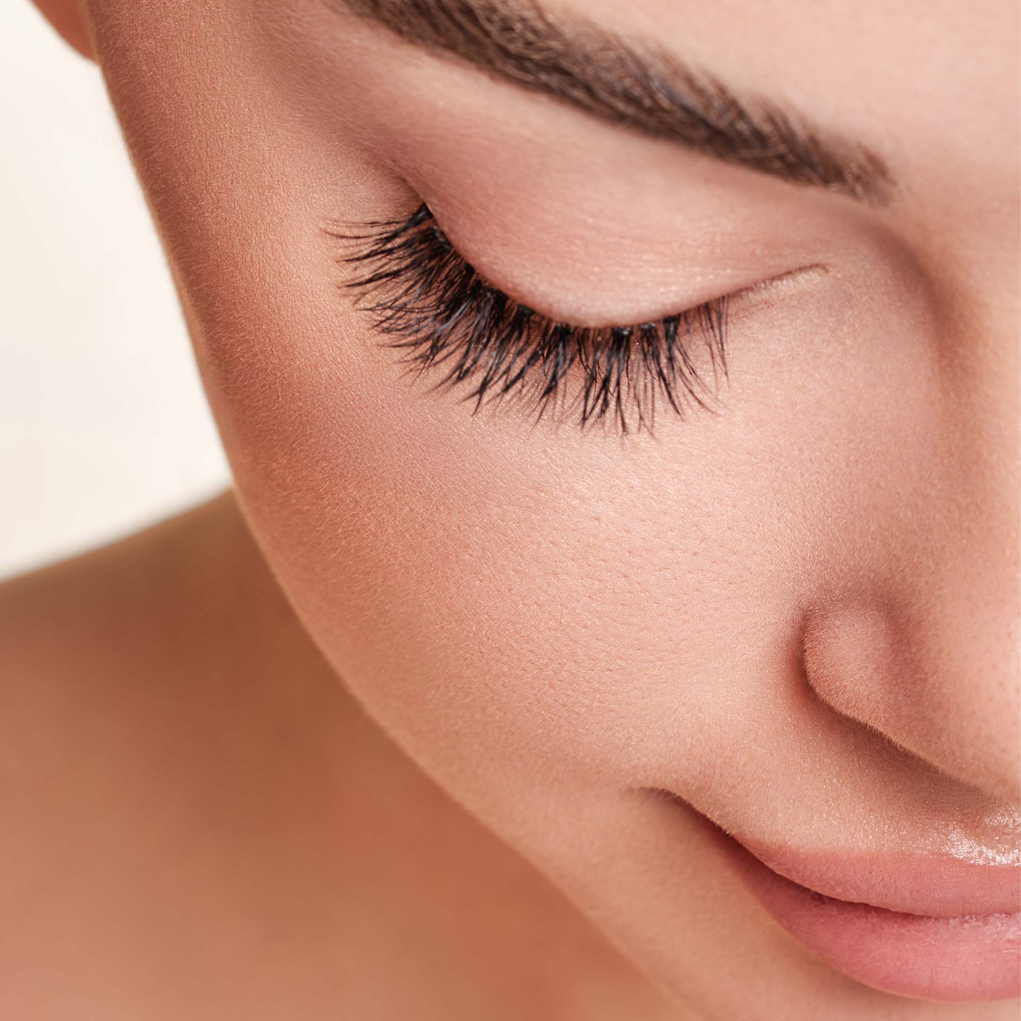 Left. Pursonic - Faux Mink Style False Eyelashes Extensions - Black.