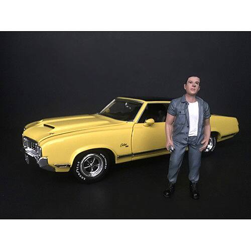 Front. American Diorama - "Hanging Out II" Beto Figurine for 1/18 Scale Models by American Diorama.