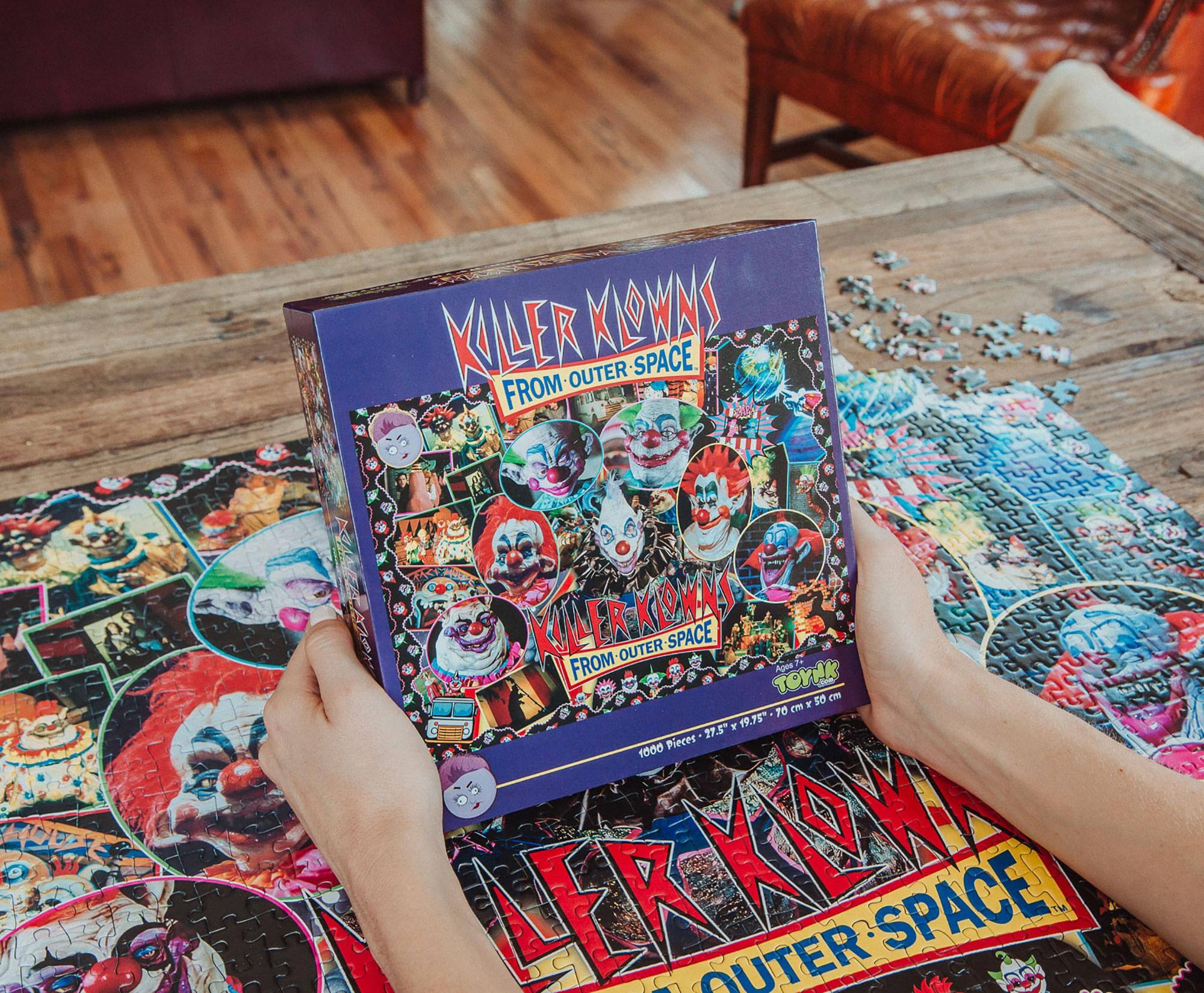 Killer Clowns from Outer Space  
Ages 50+  
1000 Pieces  
76.5 cm x 50 cm  
TOYHK