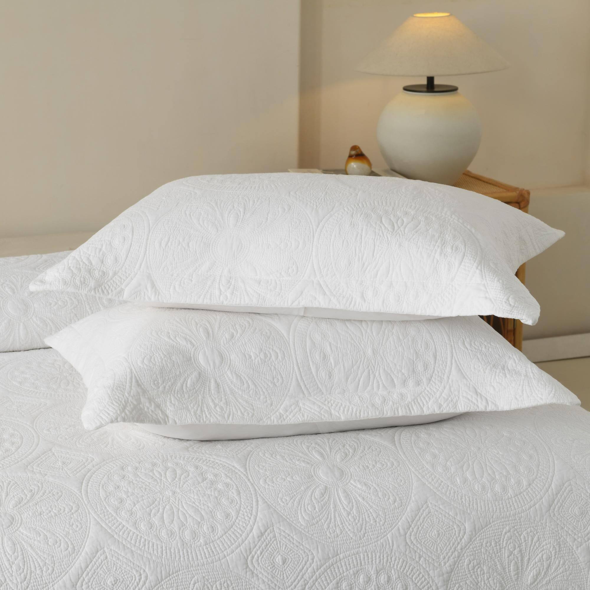Alt View 1. MarCielo - MarCielo 3 Piece Cotton Cover White Medallion Vintage Farmhouse Quilt Bedspread Set - White.