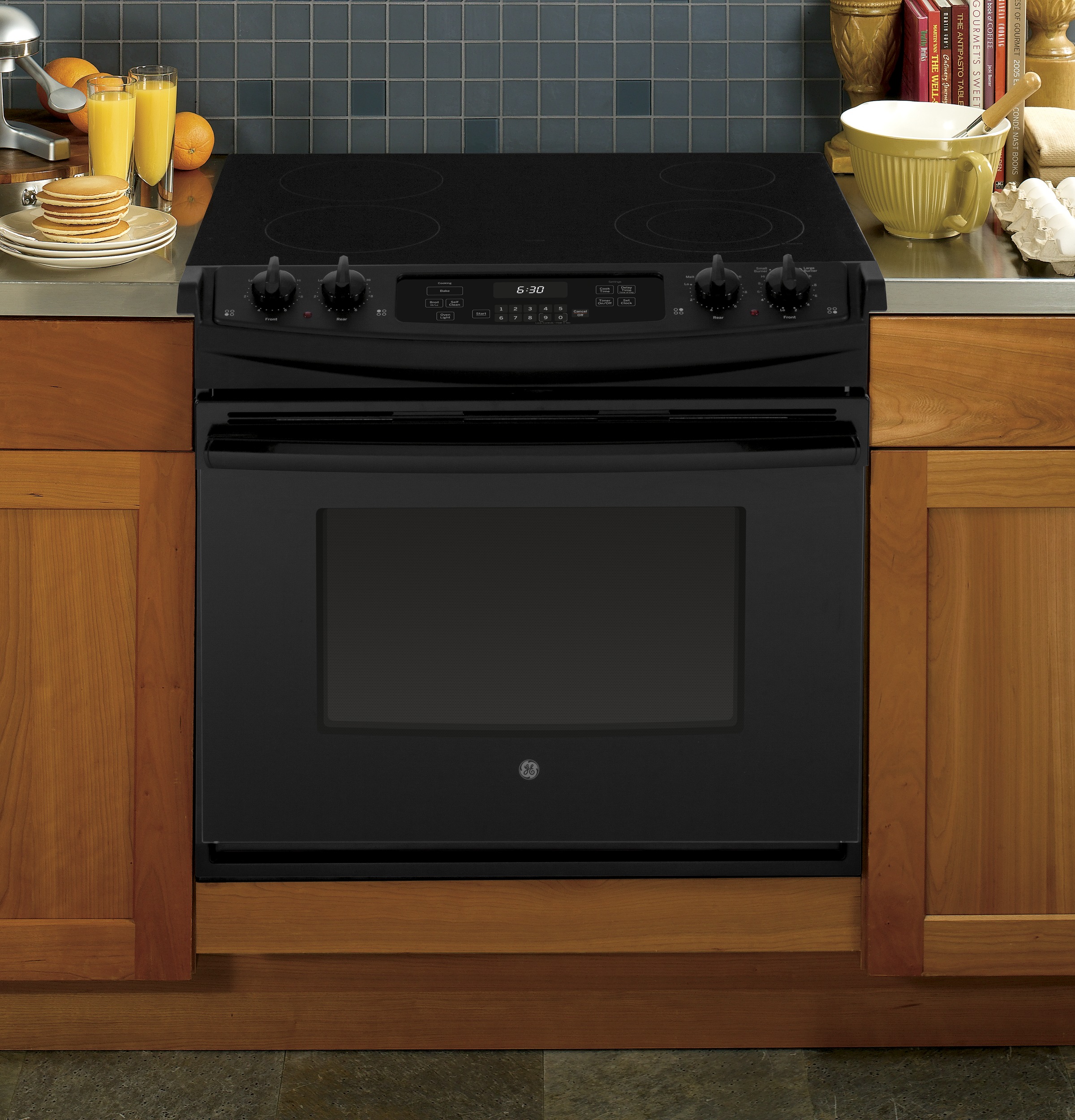 GE 30-inch, Drop-In Electric Range with Ceramic Glass Cooktop JD630DTB