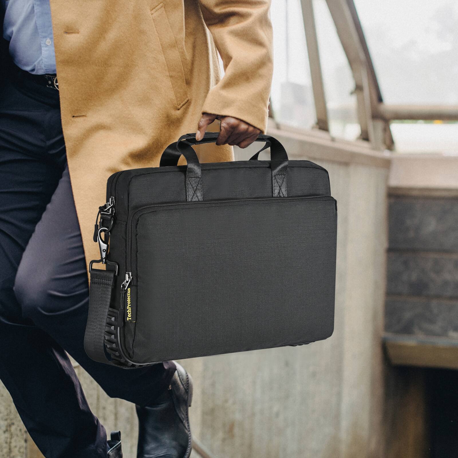 Angle. Techprotectus - TechProtectus Shockproof laptop briefcase 13 inch/Messenger Bag - Black.