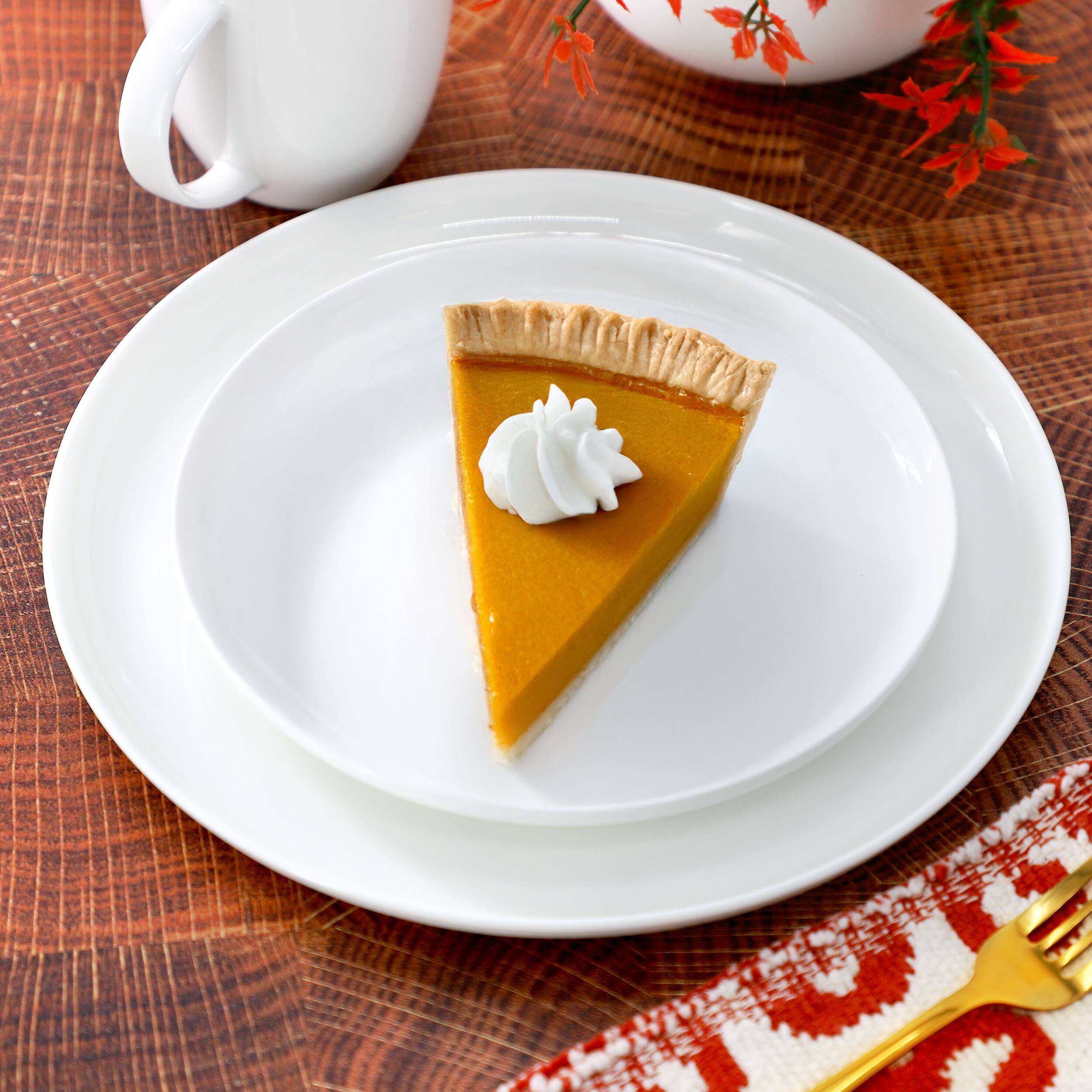 Alt View 4. Meritage - Meritage Rimmed Coupe 16 Piece Round Bone China Dinnerware Set in White - White.