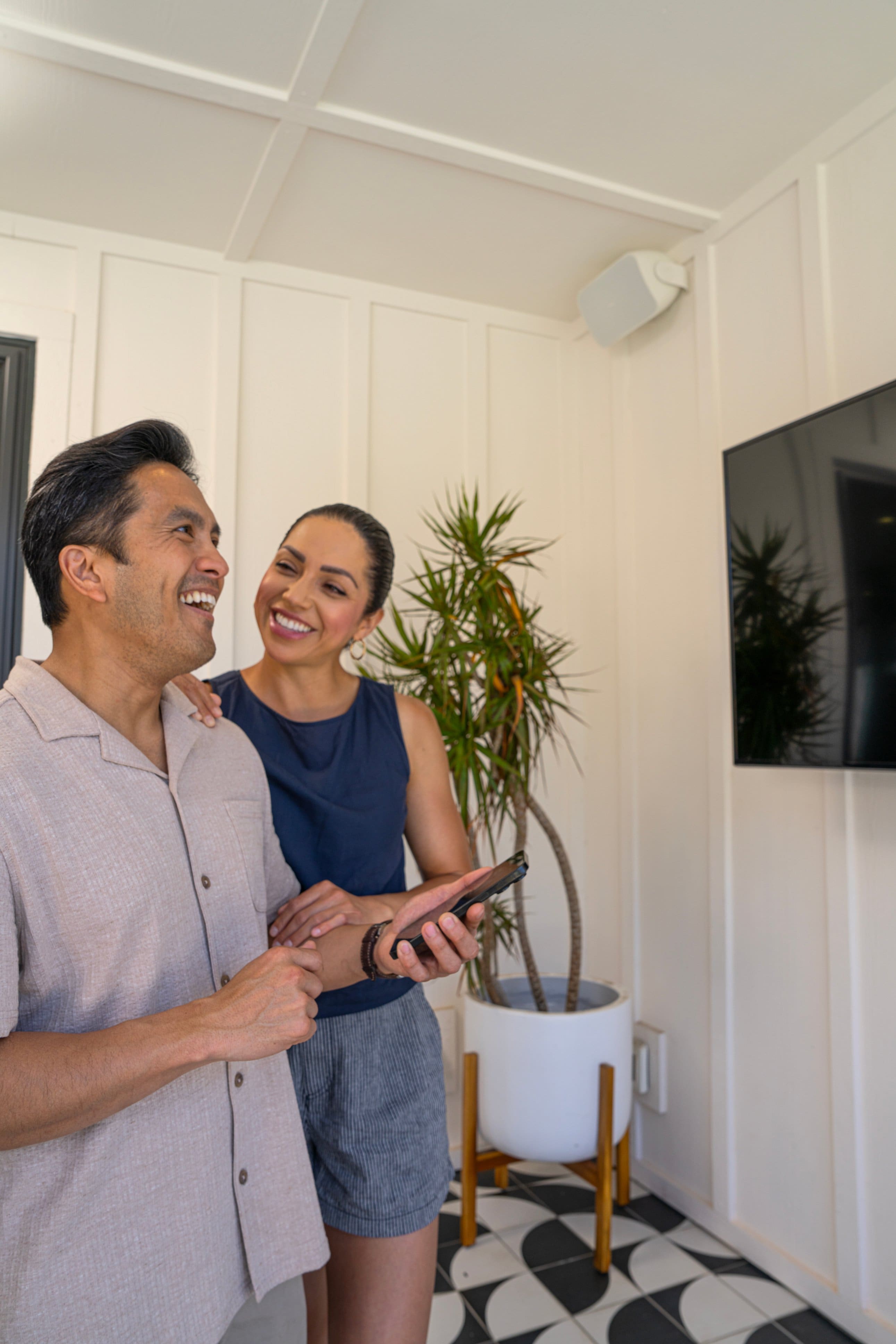 Alt View 28. Sonance - MAGO6SYSV3 - Mag Series 2.0-Ch. Outdoor Speaker System Powered By Sonos (Each) - Paintable White.