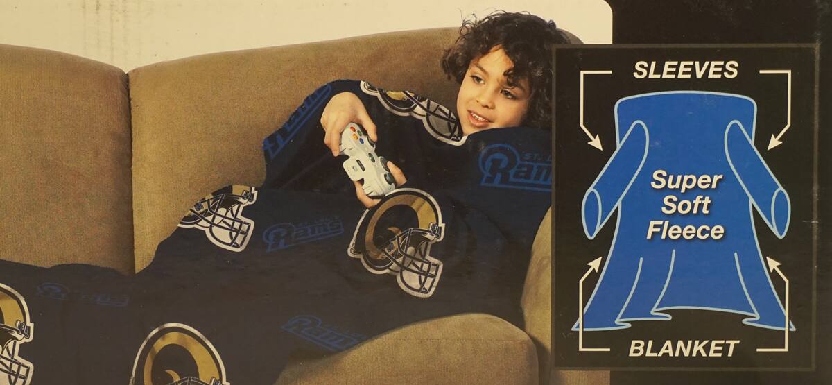 SLEEVES  
Super Soft Fleece  
BLANKET