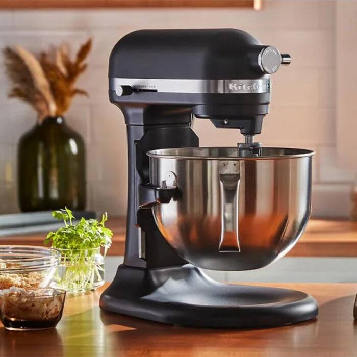 Left. KitchenAid - 6 Quart Bowl-Lift Stand Mixer - Black Matte.