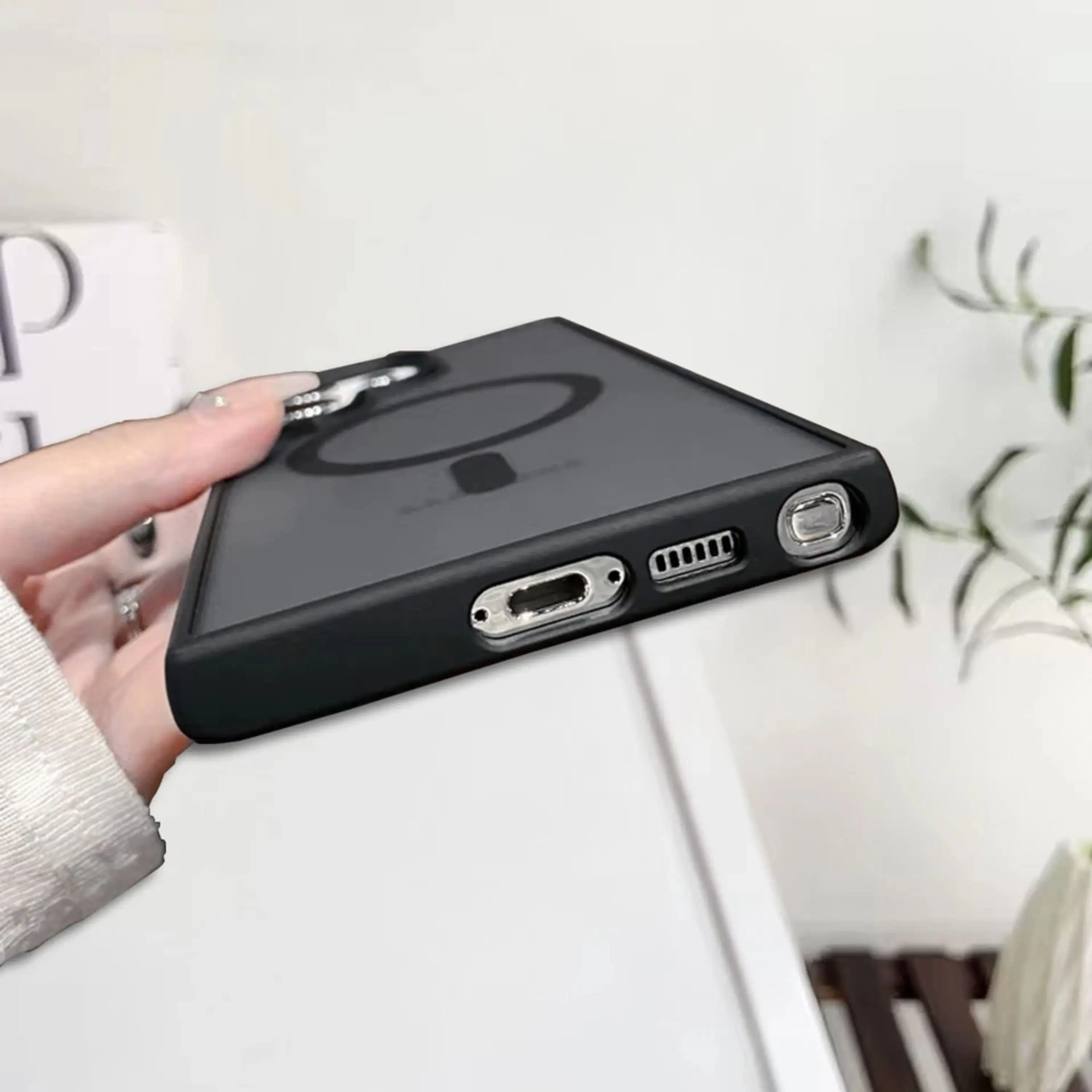 Left. Kitcheniva - Ultra-Slim MagSafe Phone Cover For Samsung Galaxy S26 Plus Black - Black.