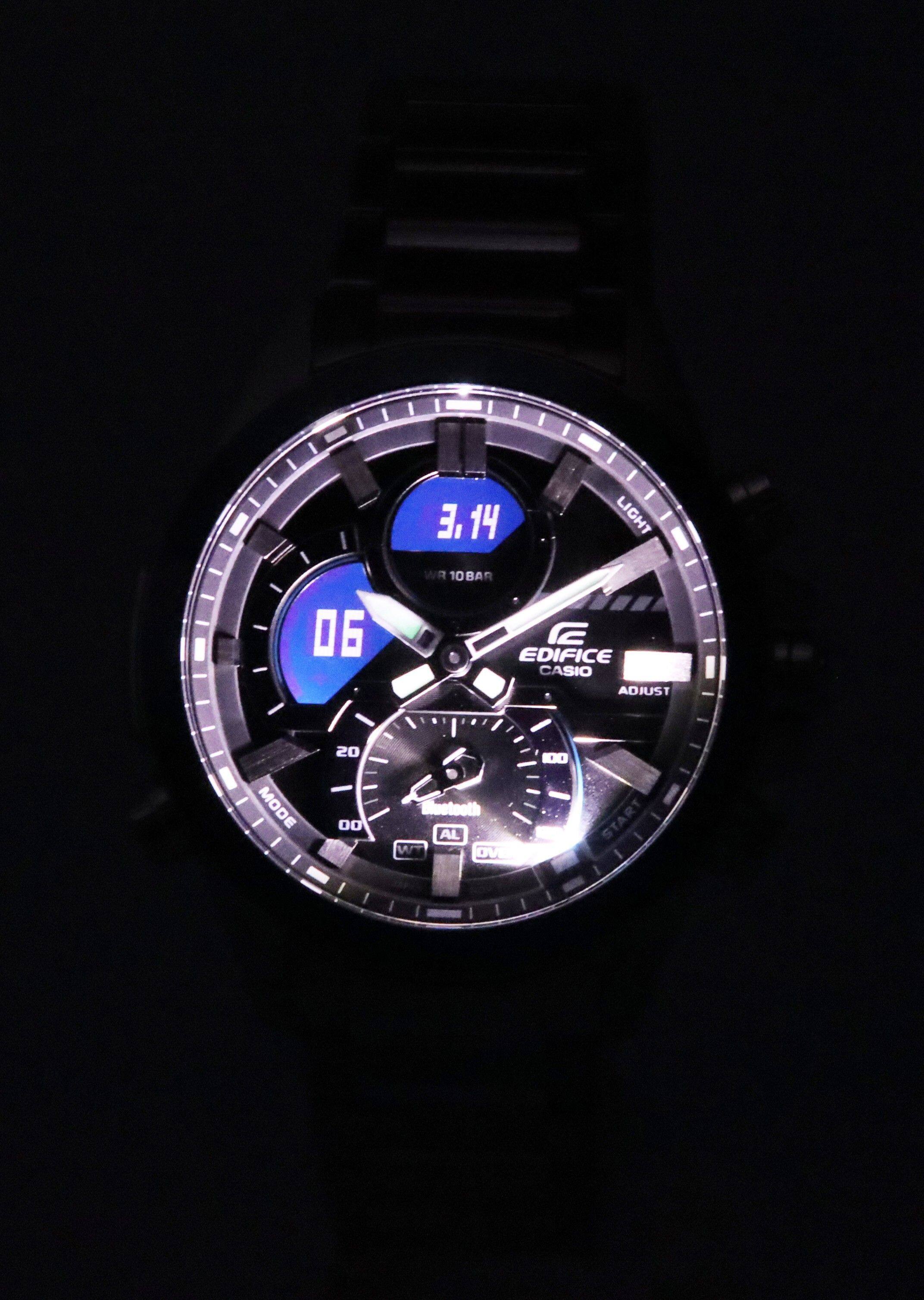 3.14  
LIGHT  
06  
WR 10BAR EDIFICE CASIO ADJUST  
MODE  
20 00  
Bluetooth AL WT OVEN  
100  
START