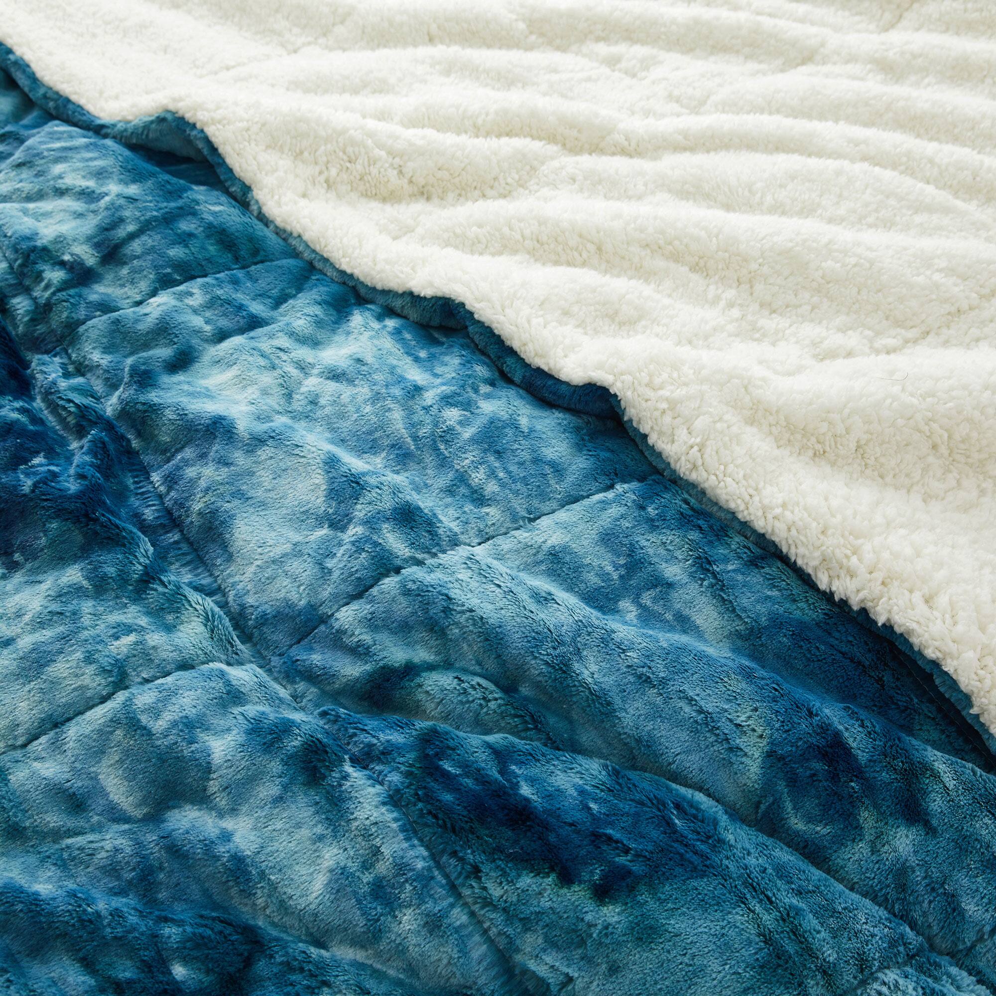 Left. Peace Nest - Peace Nest Sherpa Fluffy Faux Fur Comforter Set Plush Reversible Bedding Set - Blue.