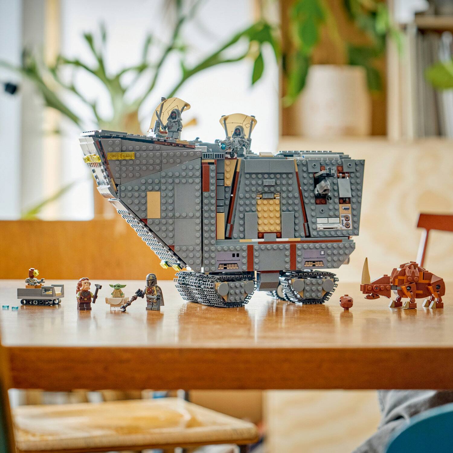 Alt View 13. LEGO - Star Wars Offworld Sandcrawler and Mudhorn 75453.