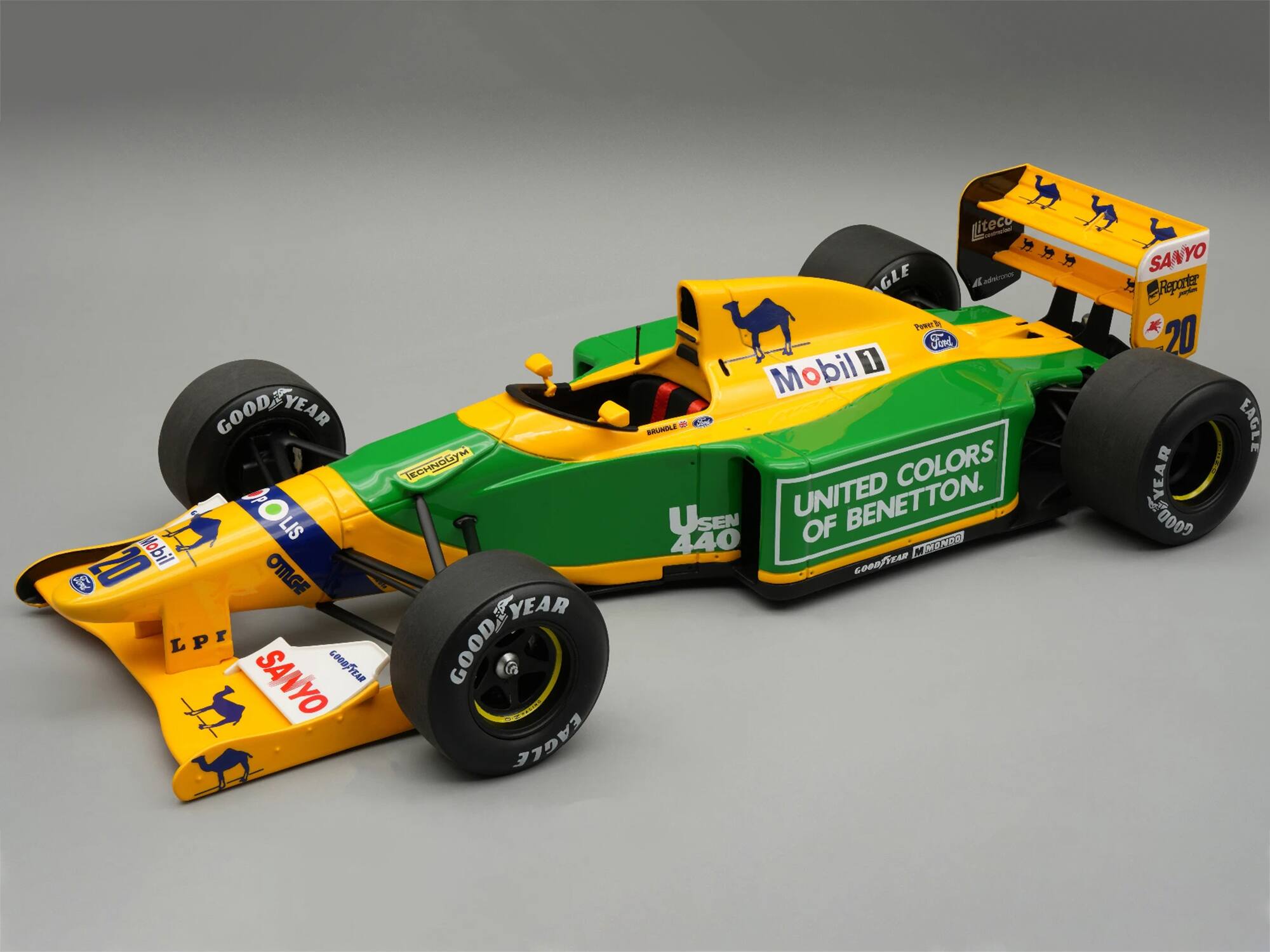 Benetton B192 #20 Martin Brundle 3rd Place F1 "British GP" (1992) "Mythos Series" with Case 1/18 Model Car by Tecnomodel