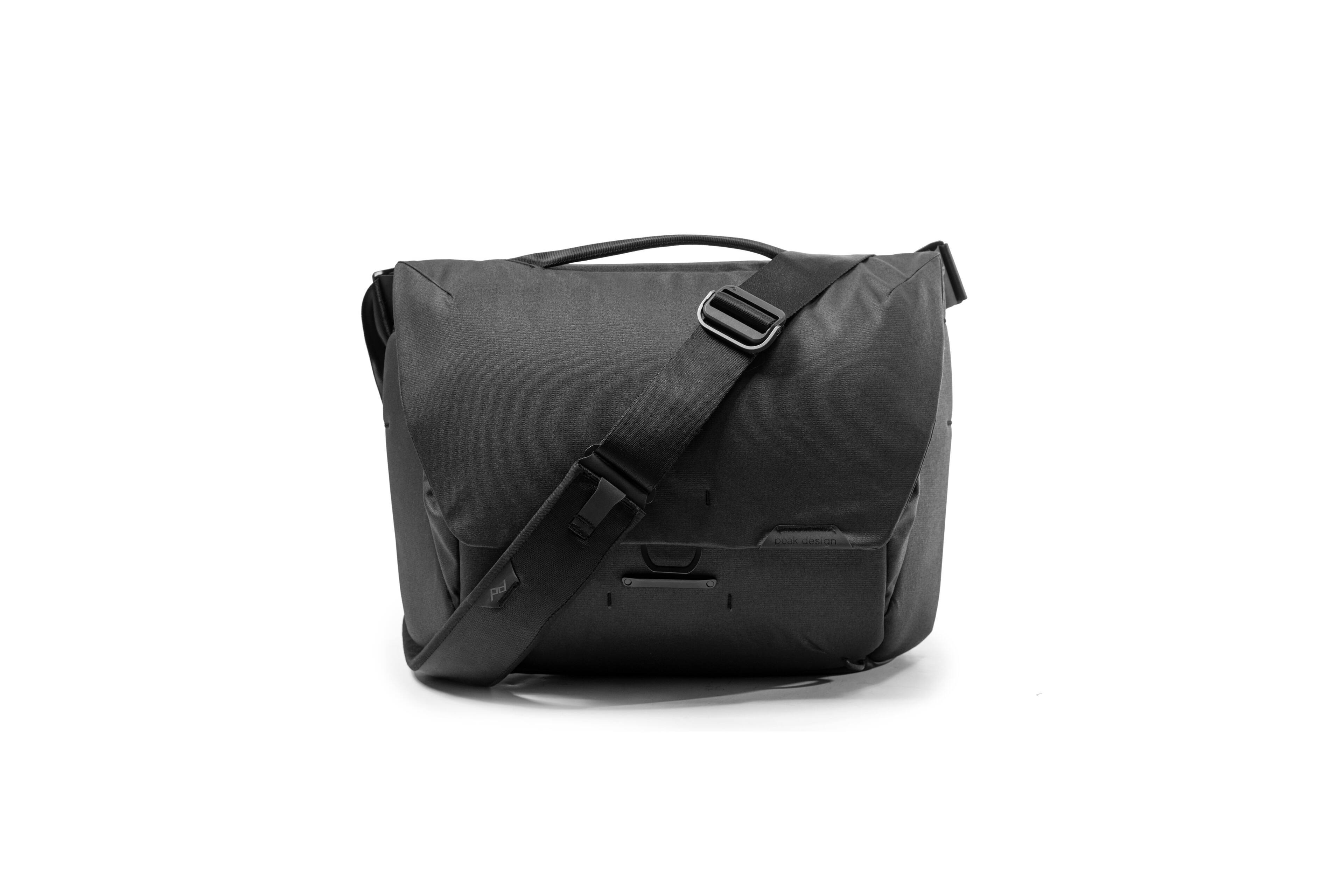 Left. Peak Design - Everyday Messenger 13L v2 - Black.