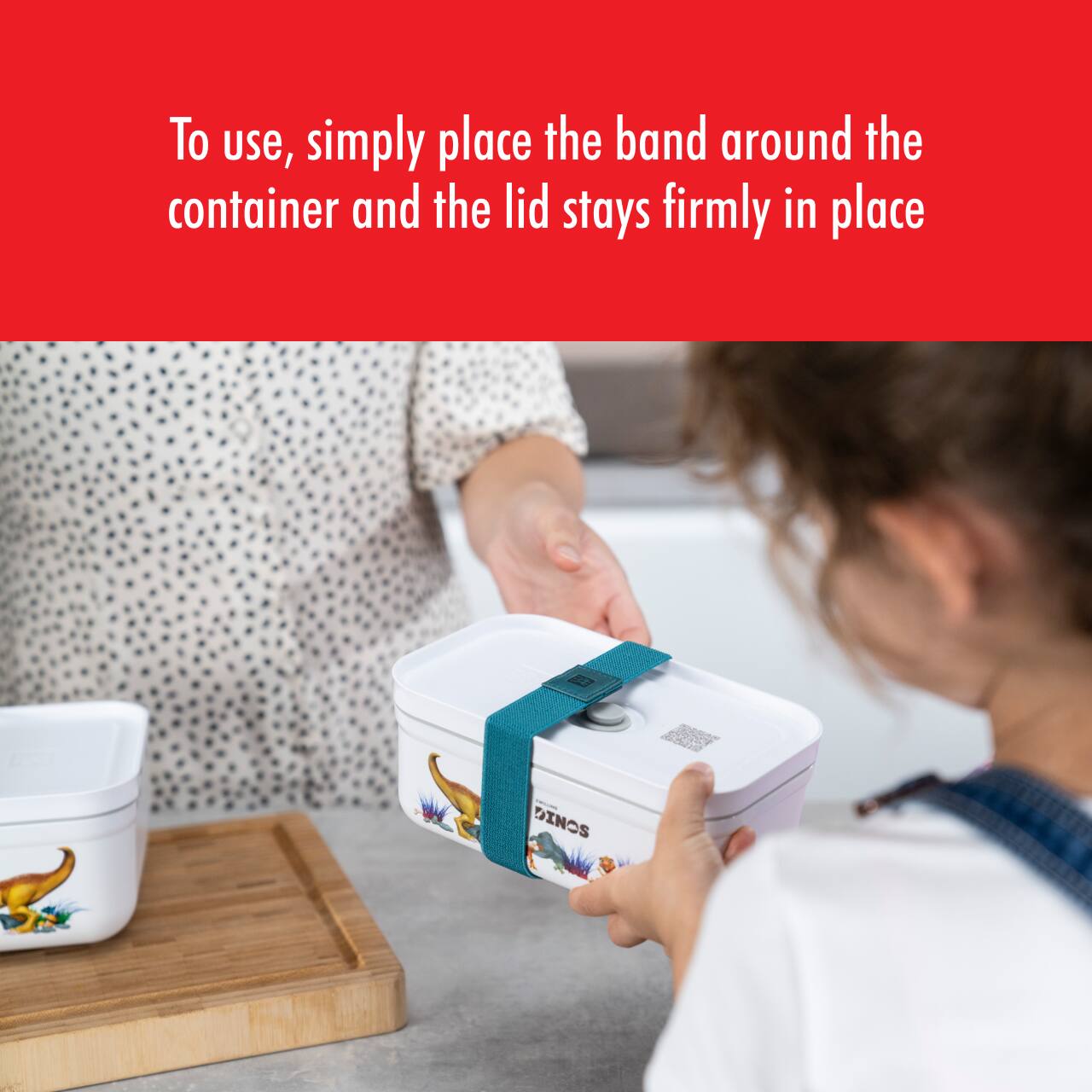 To use, simply place the band around the container and the lid stays firmly in place.
