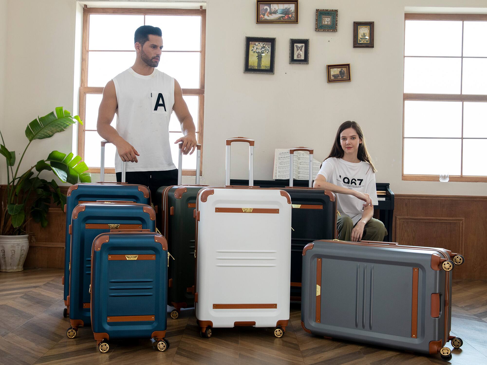 Alt View 4. 19v69 ITALIA - 19V69 ITALIA Vintage 3 Piece Expandable Retro Spinner Luggage Set - Olive Green - Olive Green.