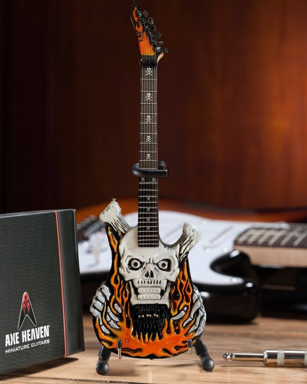 AXE HEAVEN  
MINIATURE GUITARS