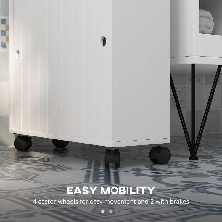 EASY MOBILITY  
4 castor wheels for easy movement and 2 with brakes