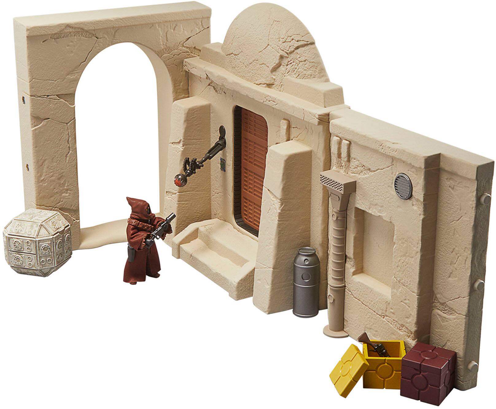 Left. Star Wars - The Vintage Collection Streets of Mos Eisley.