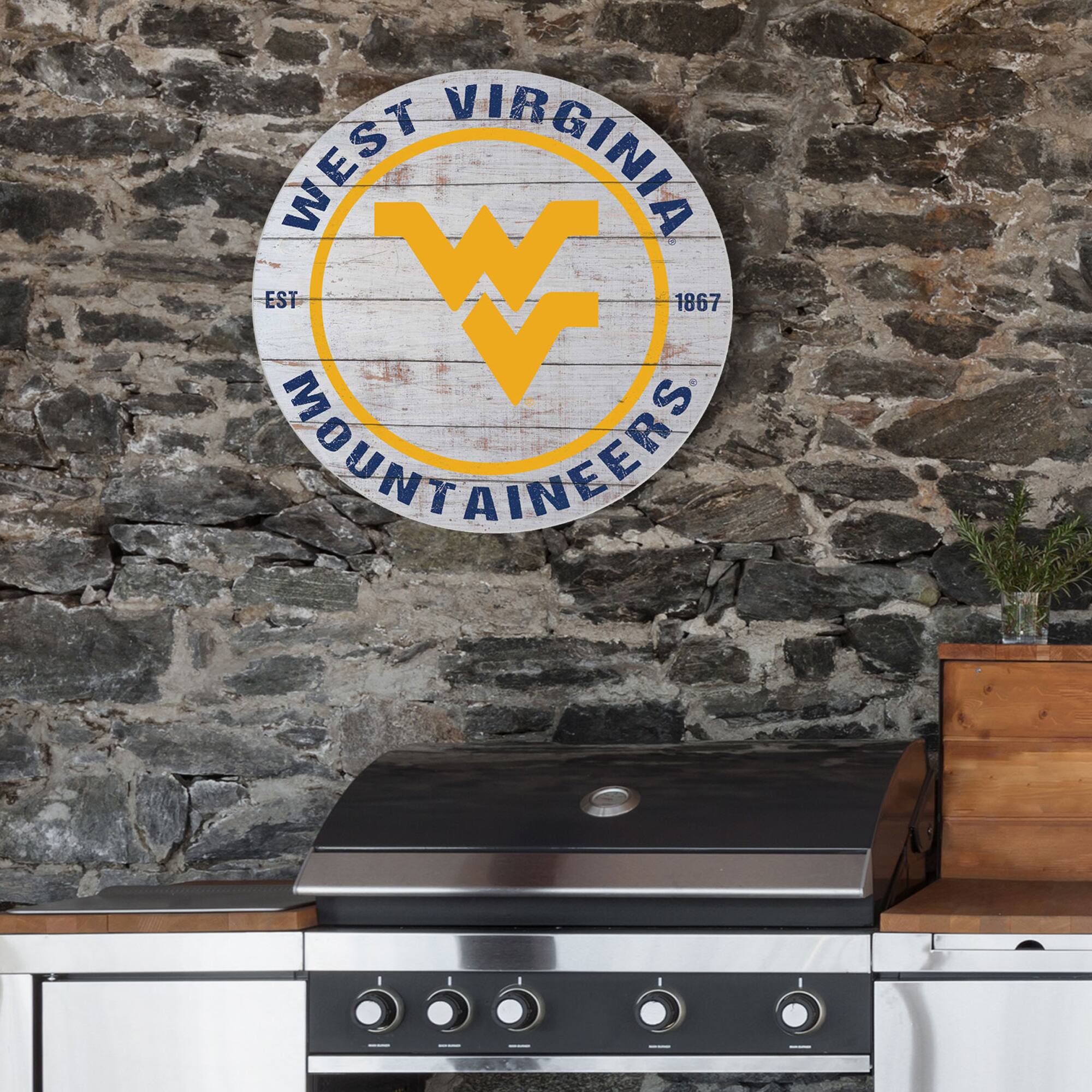 WEST VIRGINIA  
EST 1867  
MOUNTAINEERS