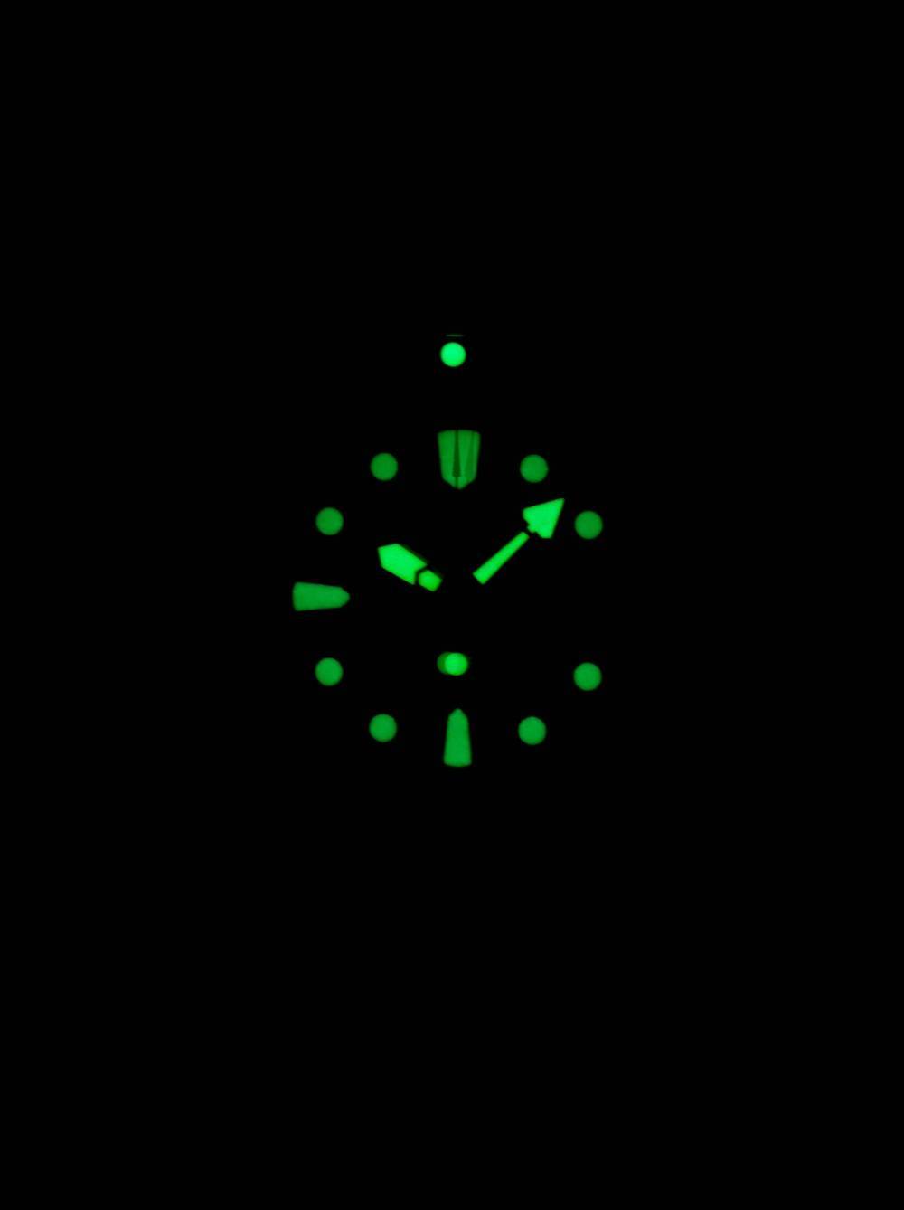 Angle. RATIO - FreeDiver Helium Safe 1000M Quartz 1038EF102V Mens Watch Sapphire Crystal - Black and silver.