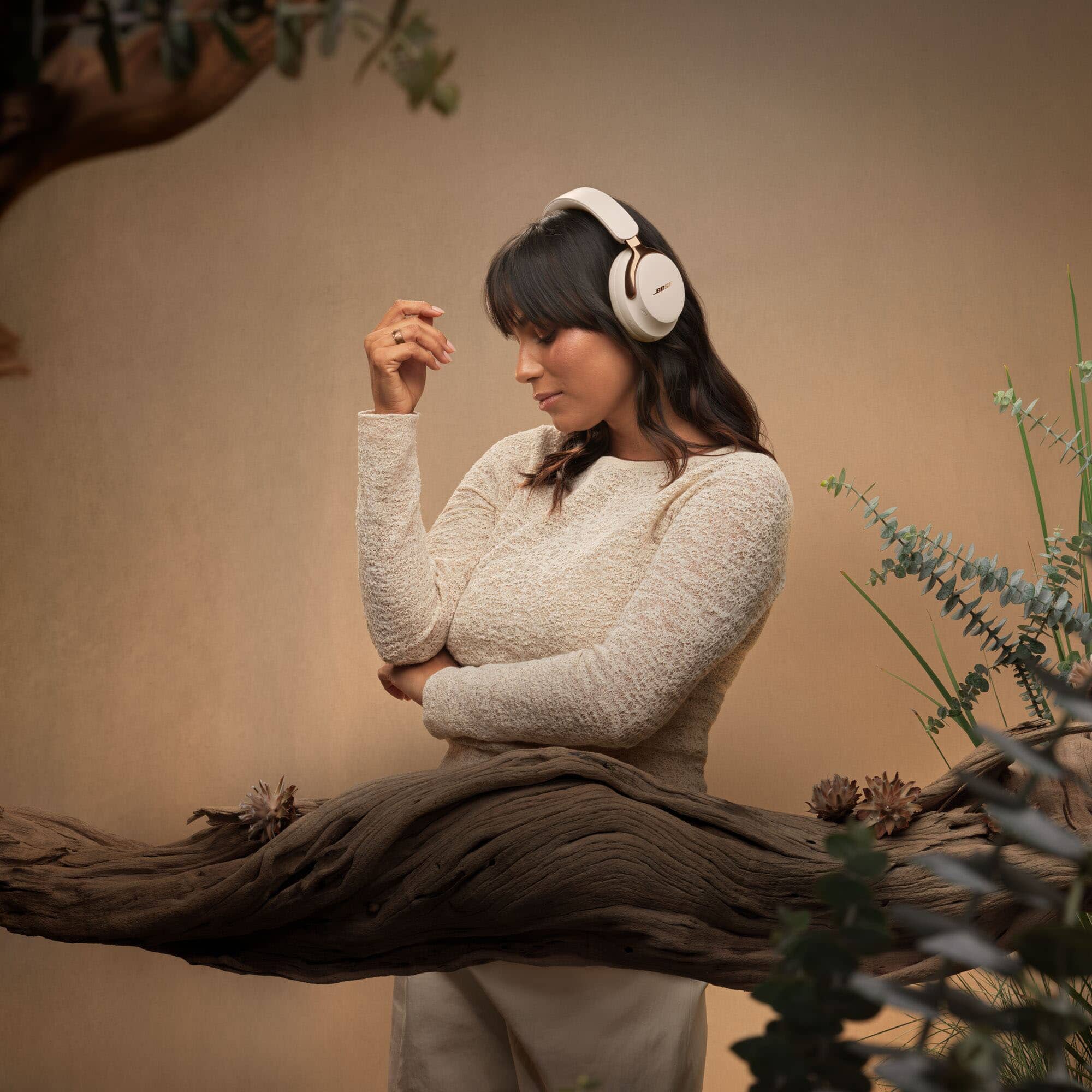 Alt View 4. Bose - QuietComfort Ultra Headphones (2nd Gen) - Driftwood Sand.