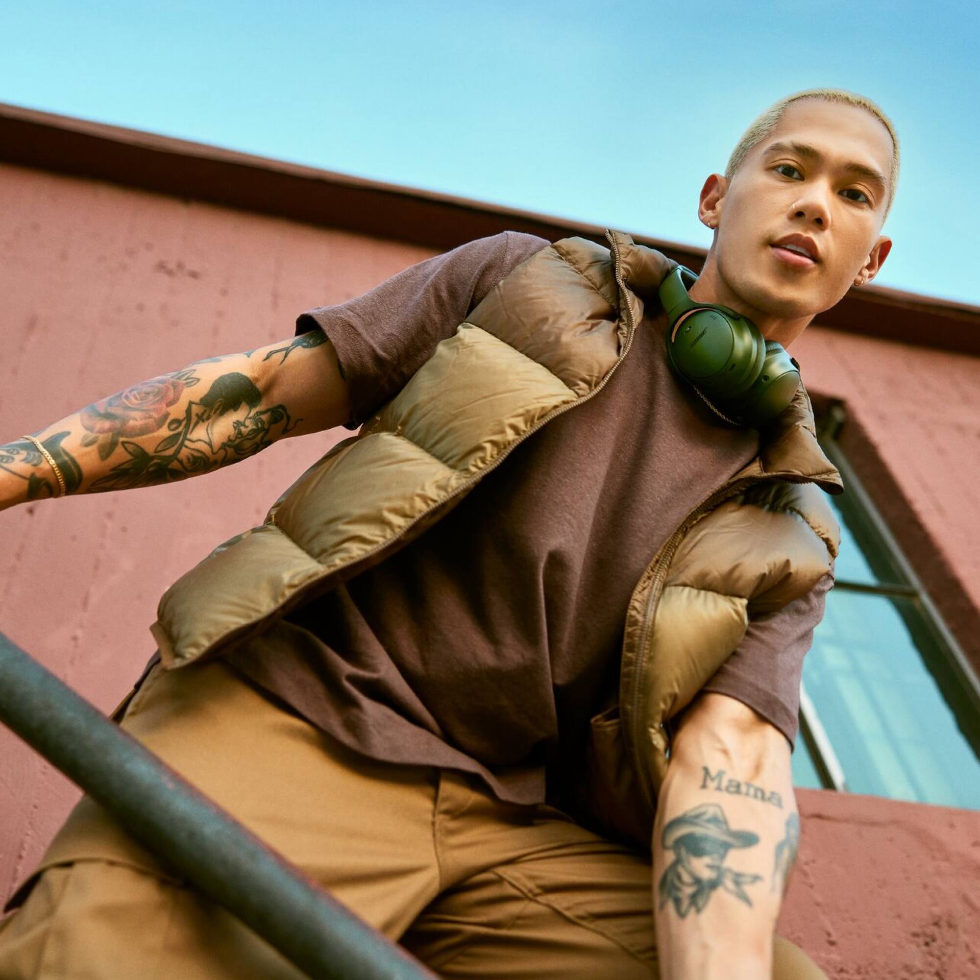 Alt View 13. Bose - QuietComfort Wireless Noise Cancelling Over-the-Ear Bluetooth Headphones - Cypress Green.