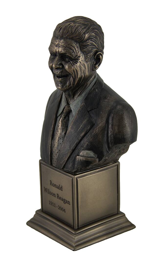 Ronald Wilson Reagan  
1911-2004
