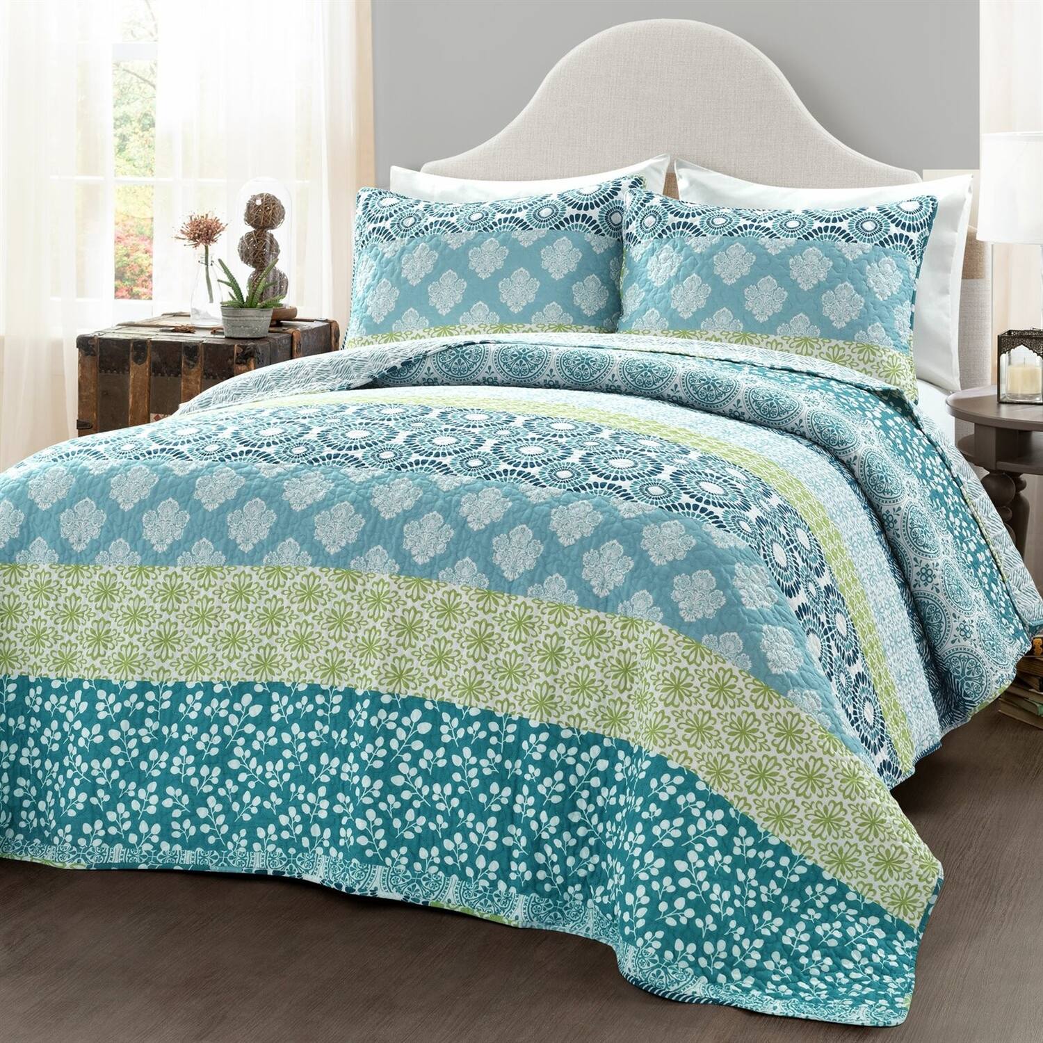 Front. Hivvago - Full/Queen Cotton 3 Piece Reversible Blue White Green Floral Damask Quilt Set - Blue, White, Green.