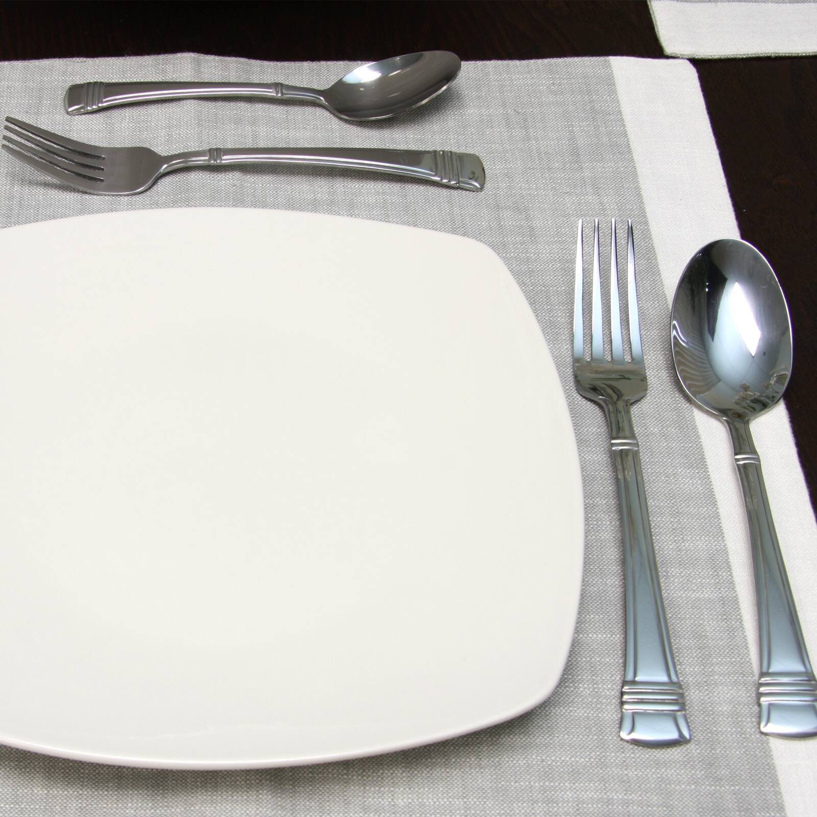 Alt View 2. Gibson - Gibson Cordell 20 Piece Flatware Set - Silver.