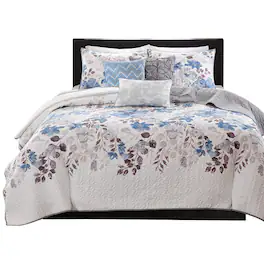 Gracie Mills - Ezekiel Tranquil Blossoms 6-Piece Printed Quilt Set with Throw Pillows - Blue