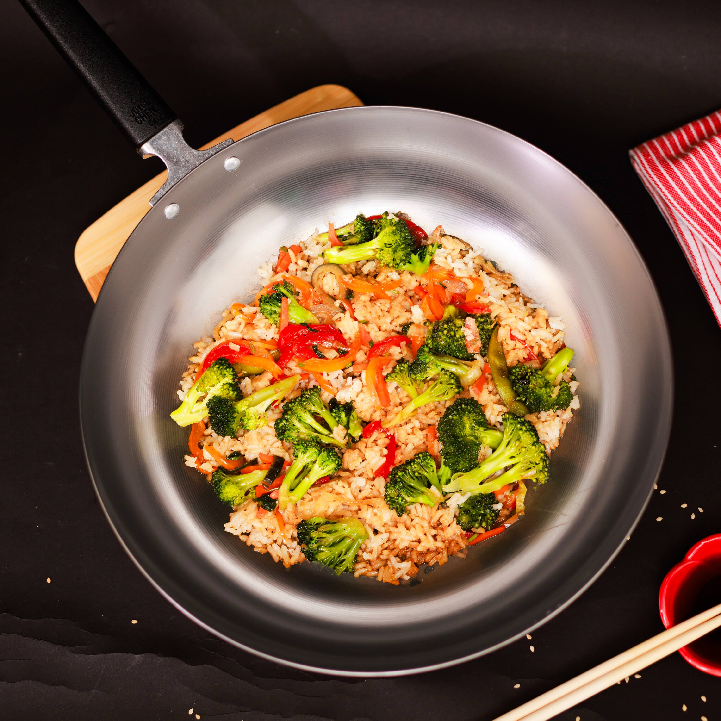 Alt View 5. Escali - Joyce Chen Professional Series 12-Inch Uncoated Carbon Steel Stir Fry Pan with Phenolic Handle - Silver.