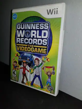 Wii
Wi-Fi
GUINNESS WORLD RECORDS
THE VIDEOGAME - E (Everyone)