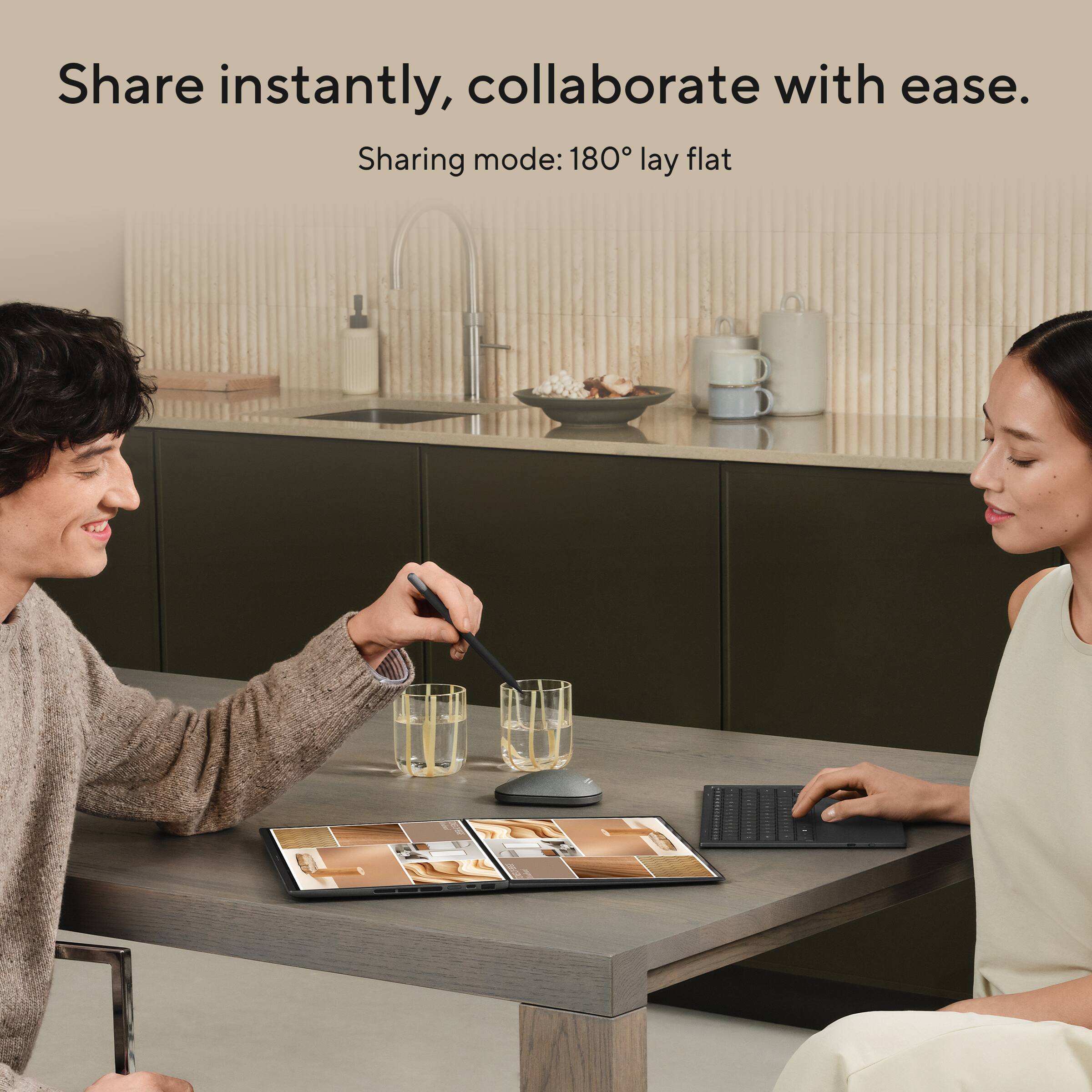 Share instantly, collaborate with ease.  
Sharing mode: 180° lay flat