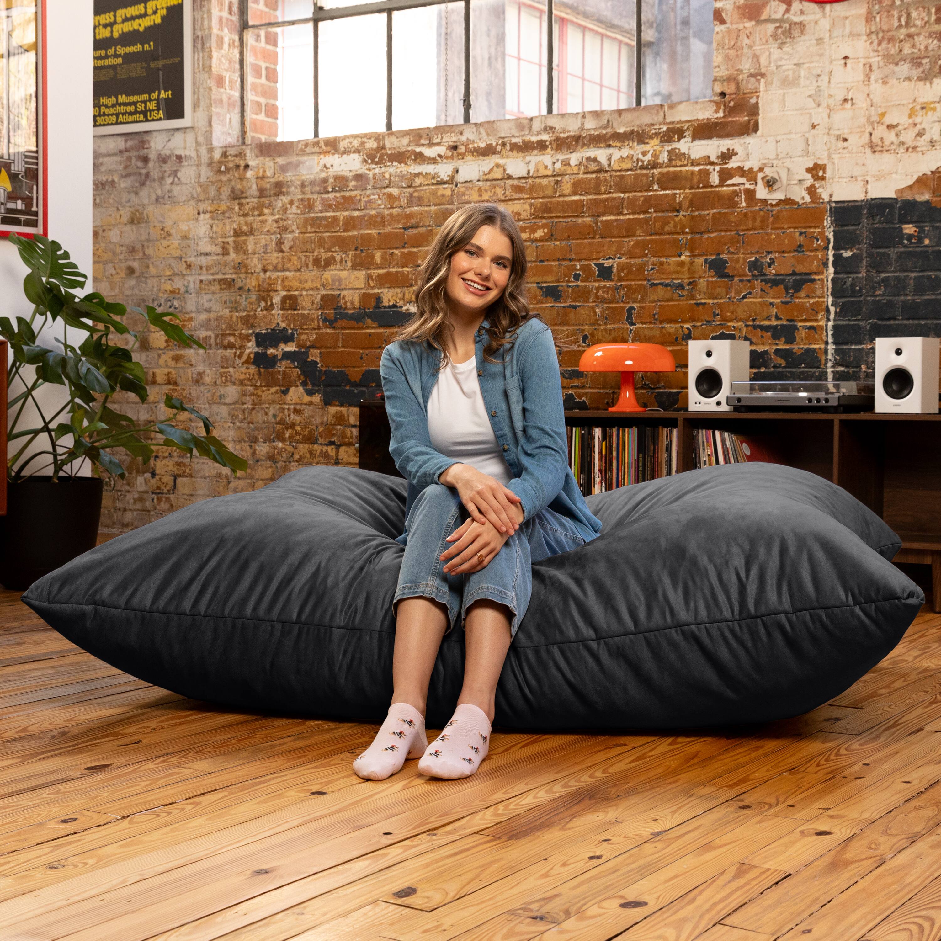 Sure, here is the corrected and grouped text:

---

**High Museum of Art**
1280 Peachtree St NE
Atlanta, Georgia 30309
USA

**Press Release:**
"Grass grows in the garden, the future of speech is A.I."
**Iteration 14**

---

**Adenta**