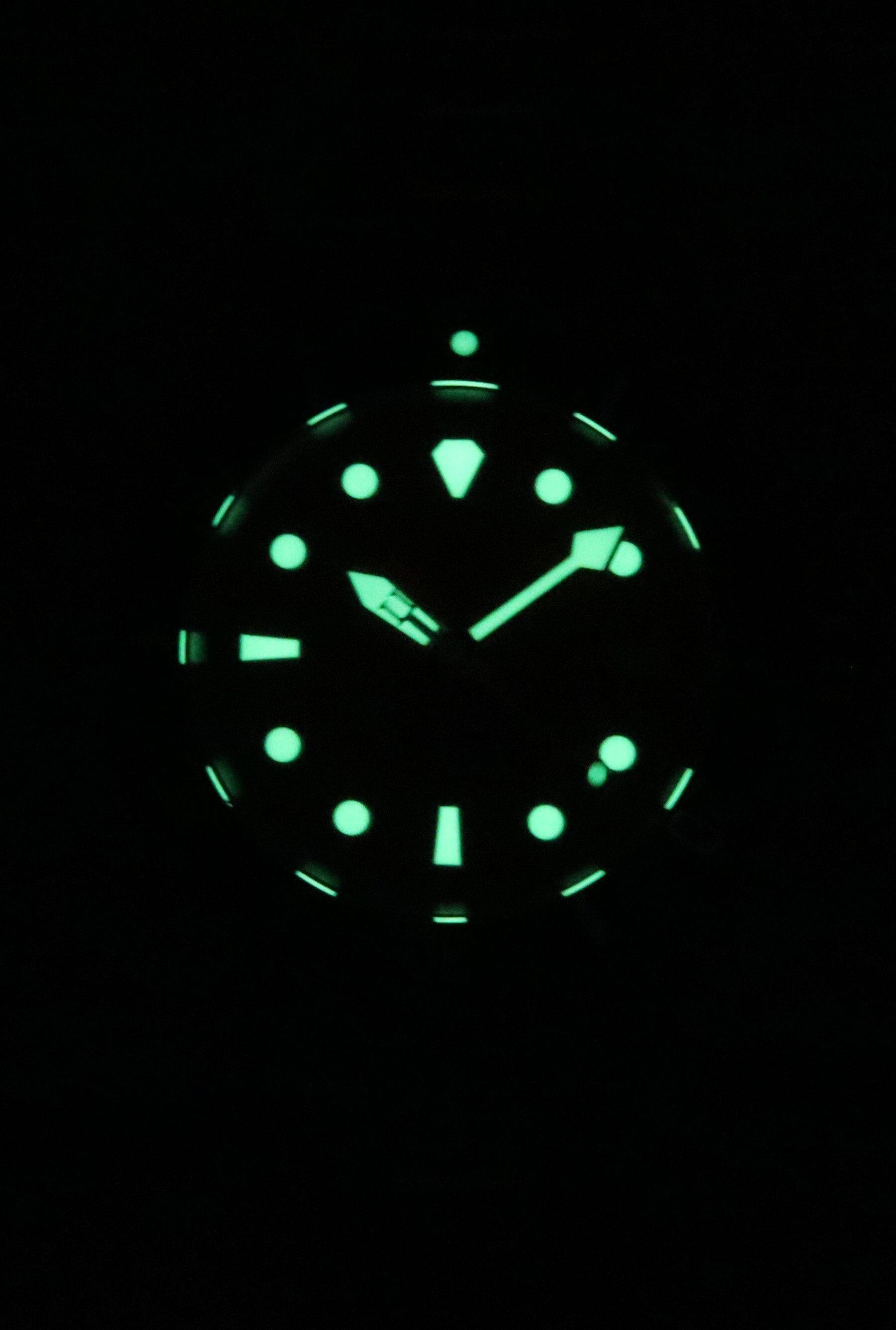 Angle. RATIO - RATIO FreeDiver Automatic RTF045 Mens Watch Sapphire Crystal Stainless Steel Orange Dial 200M Date Display - Orange/Silver.