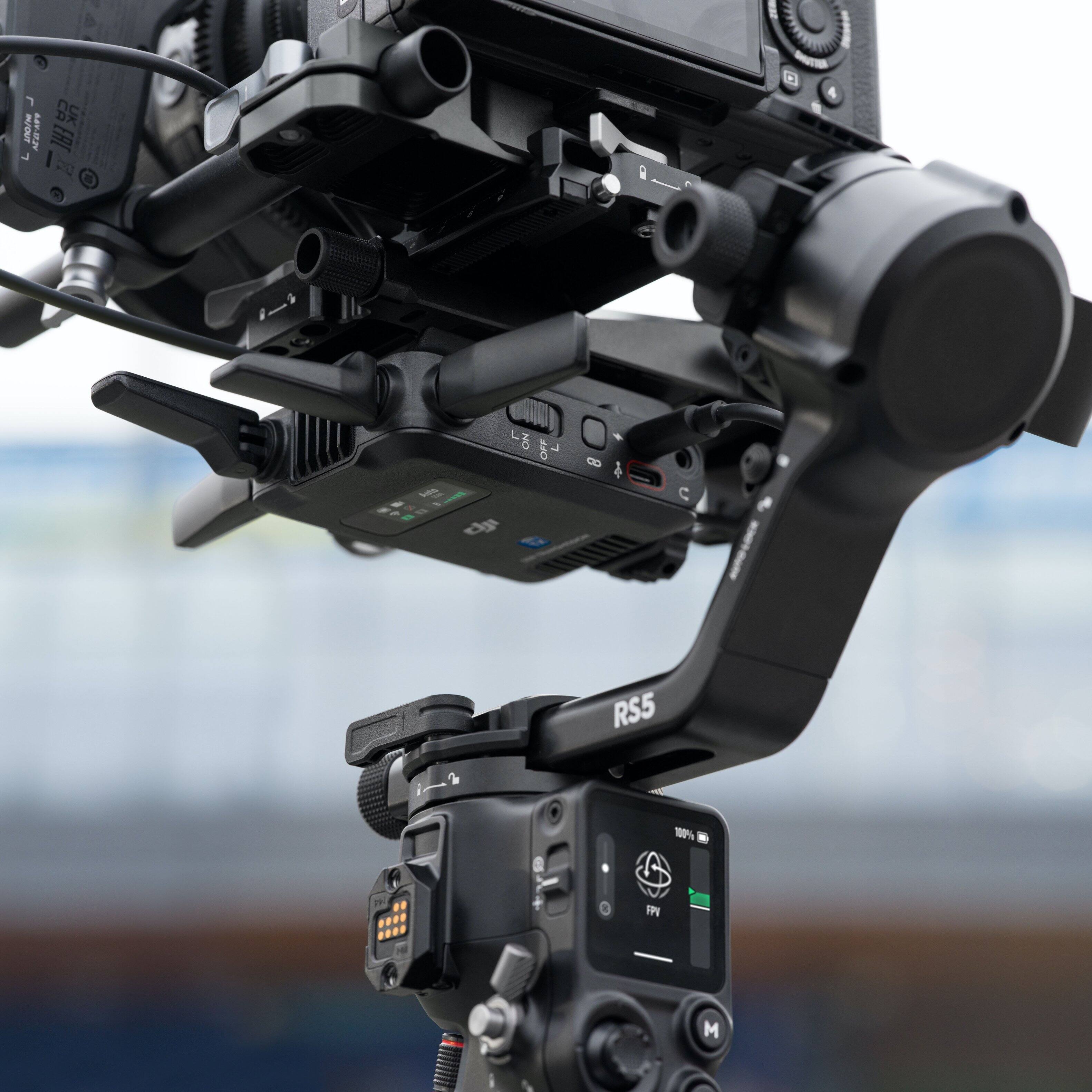 r I/OUT EW  EA  20   OFF 8 4  dy U RS5 in -00% 7 IPE M