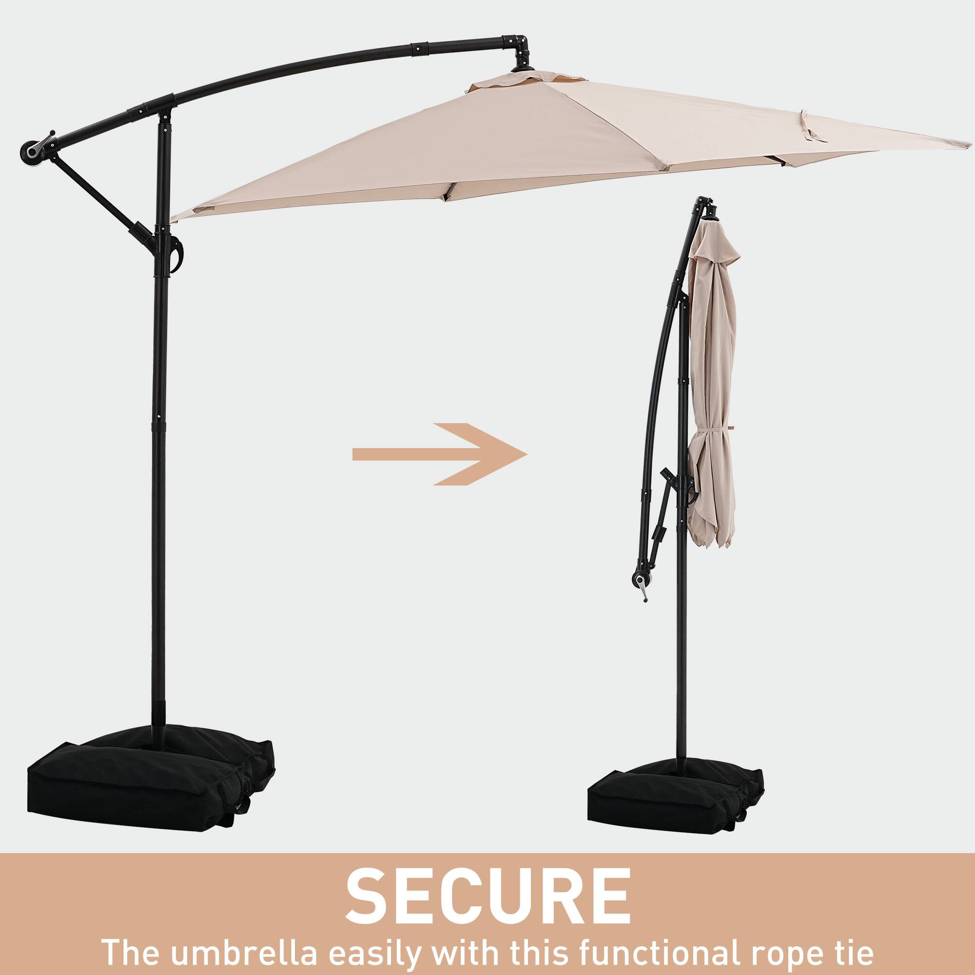 SECURE  
The umbrella easily with this functional rope tie
